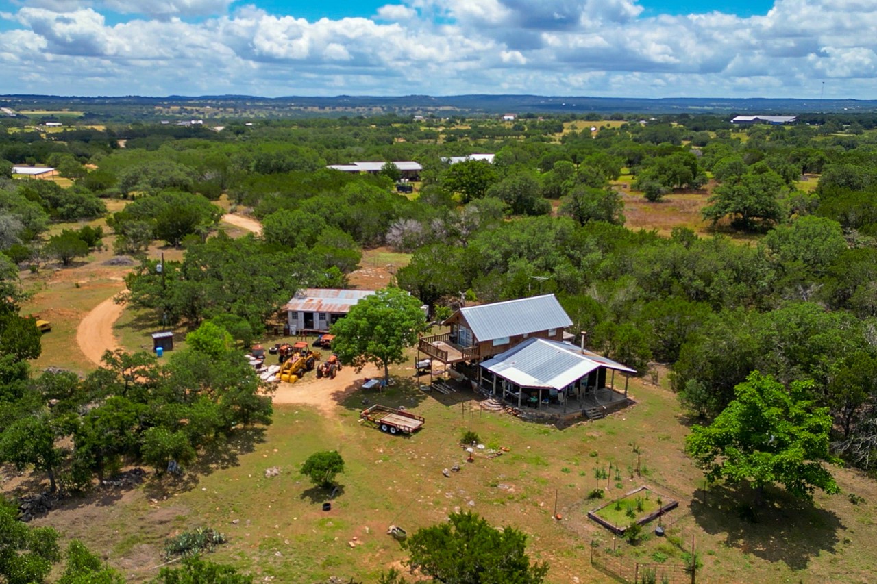 main property photo 6
