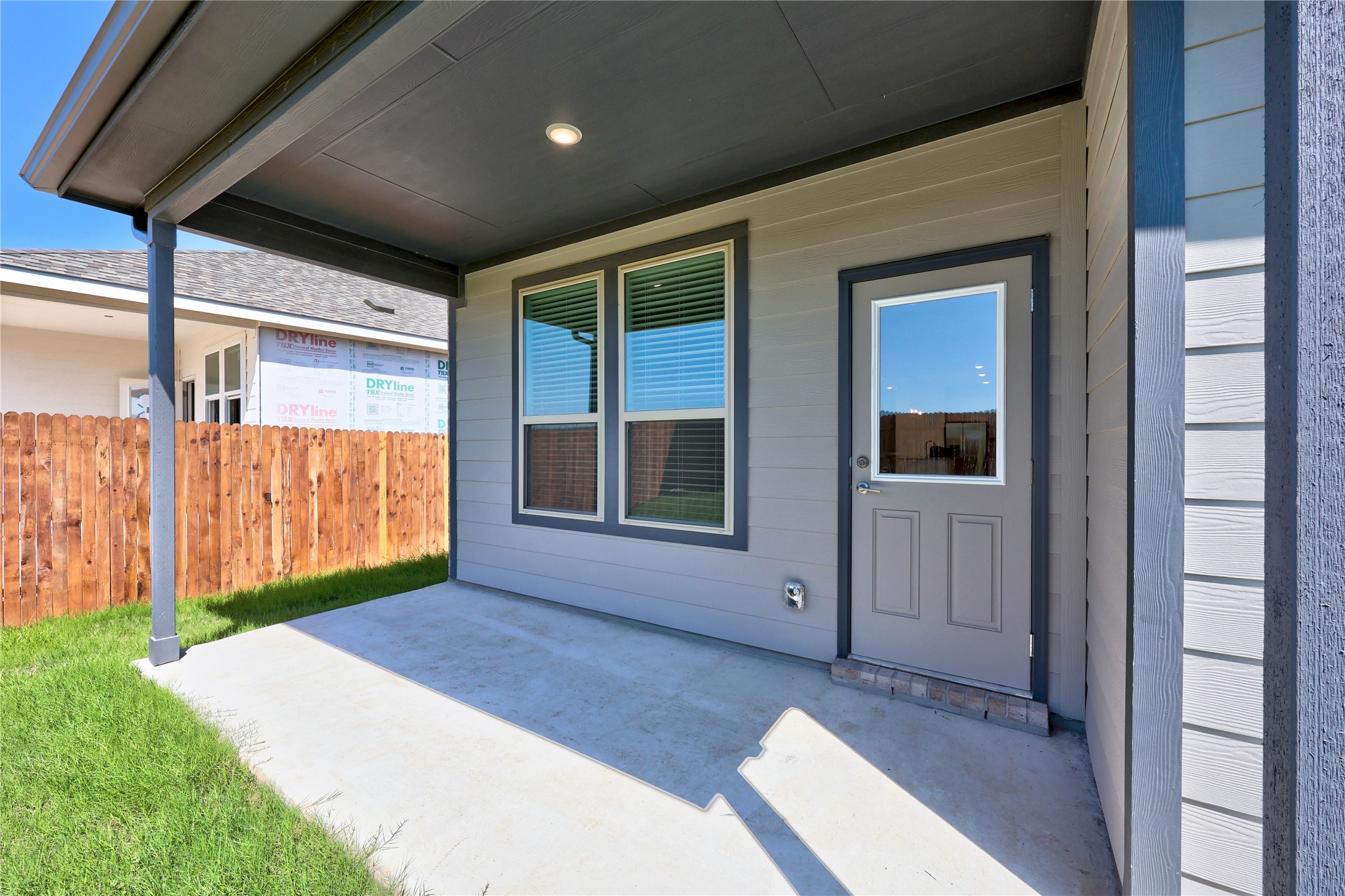 main property photo 32