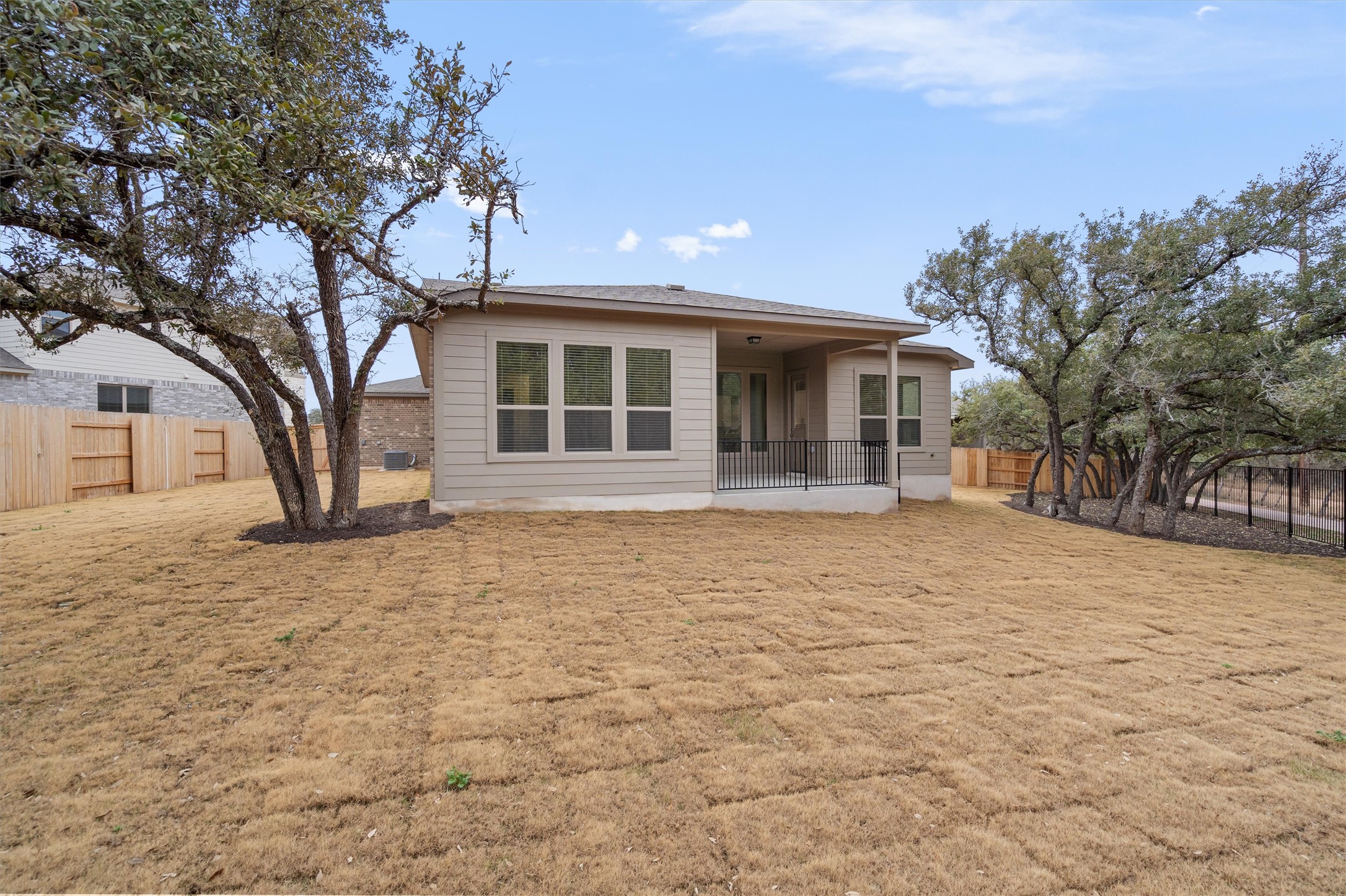 main property photo 33