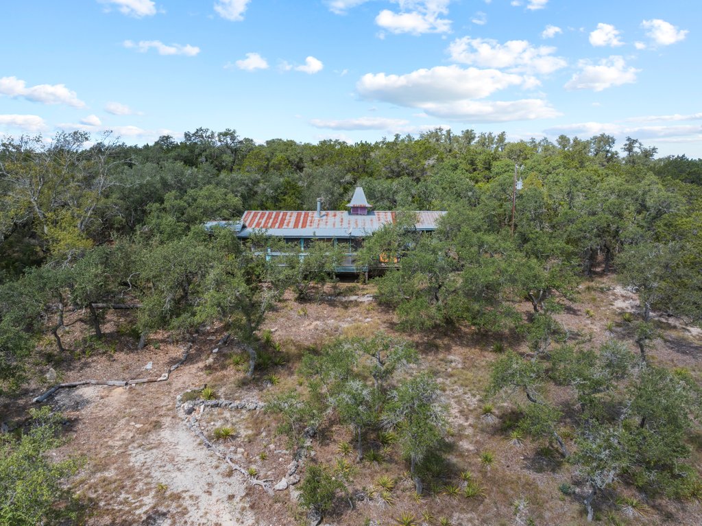 main property photo 18