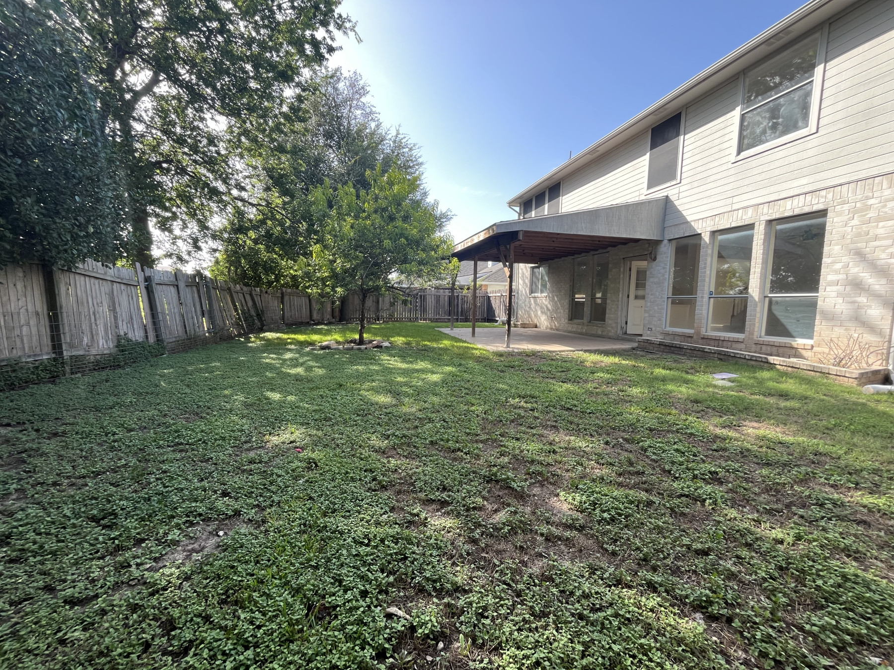main property photo 28