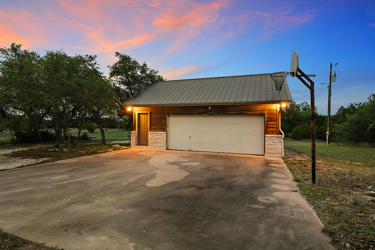 main property photo 32
