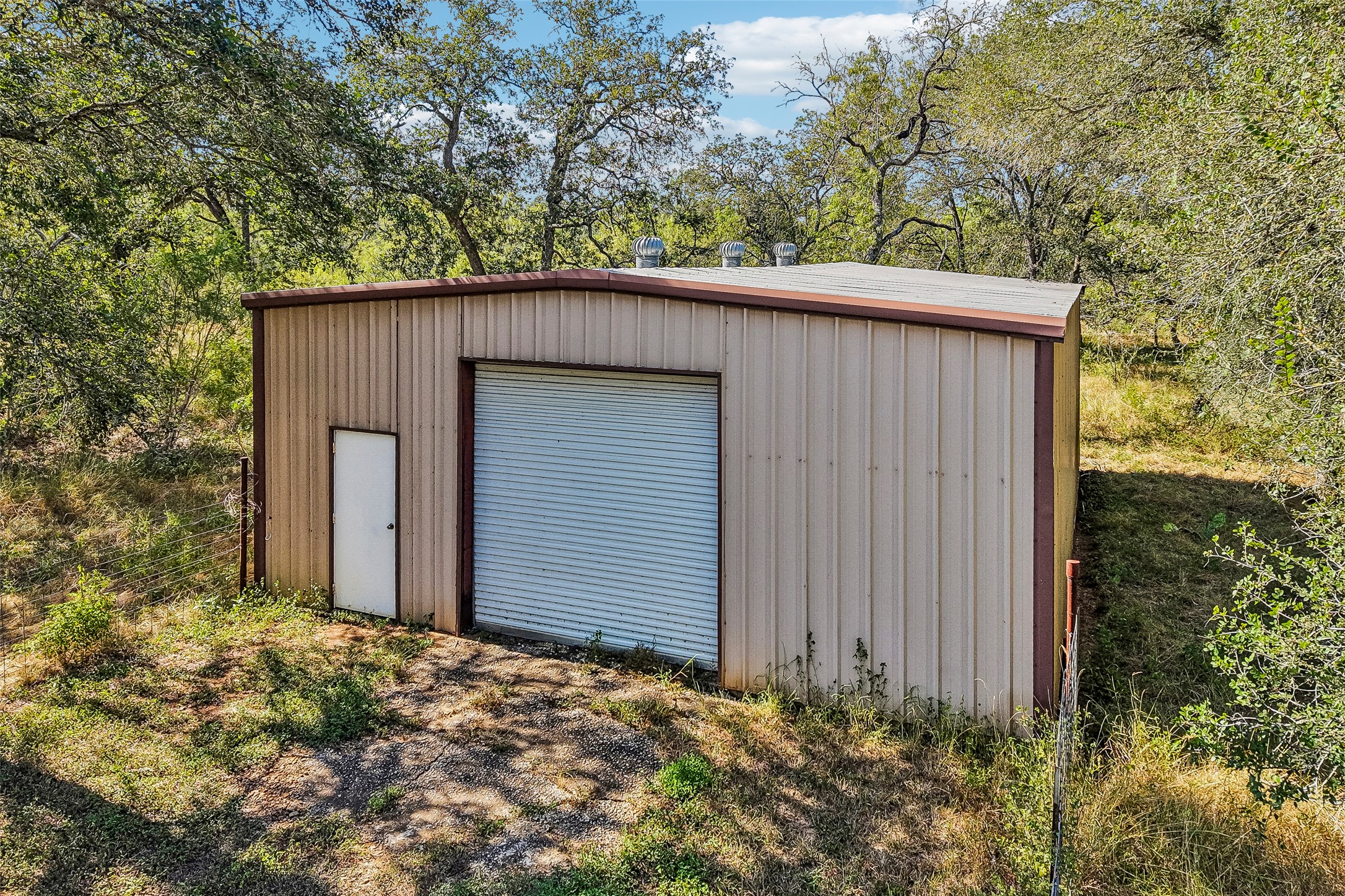 main property photo 24