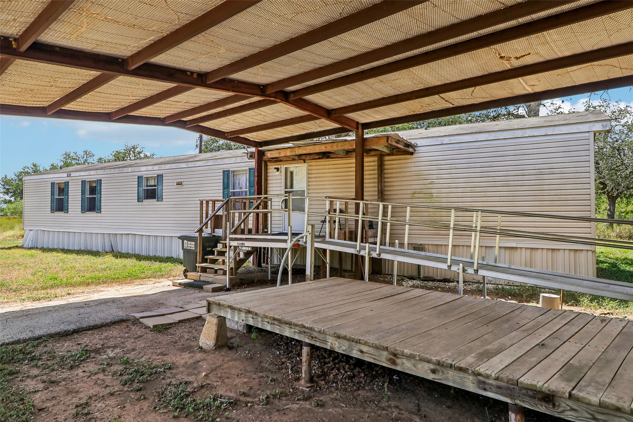 main property photo 32