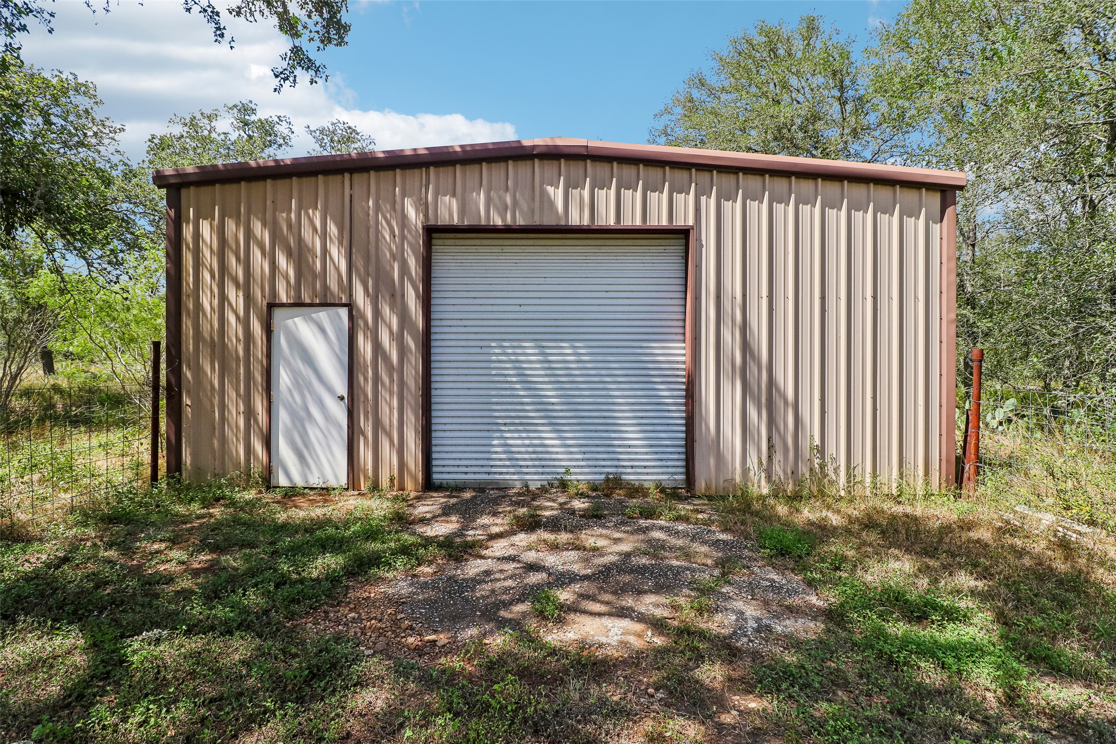 main property photo 39