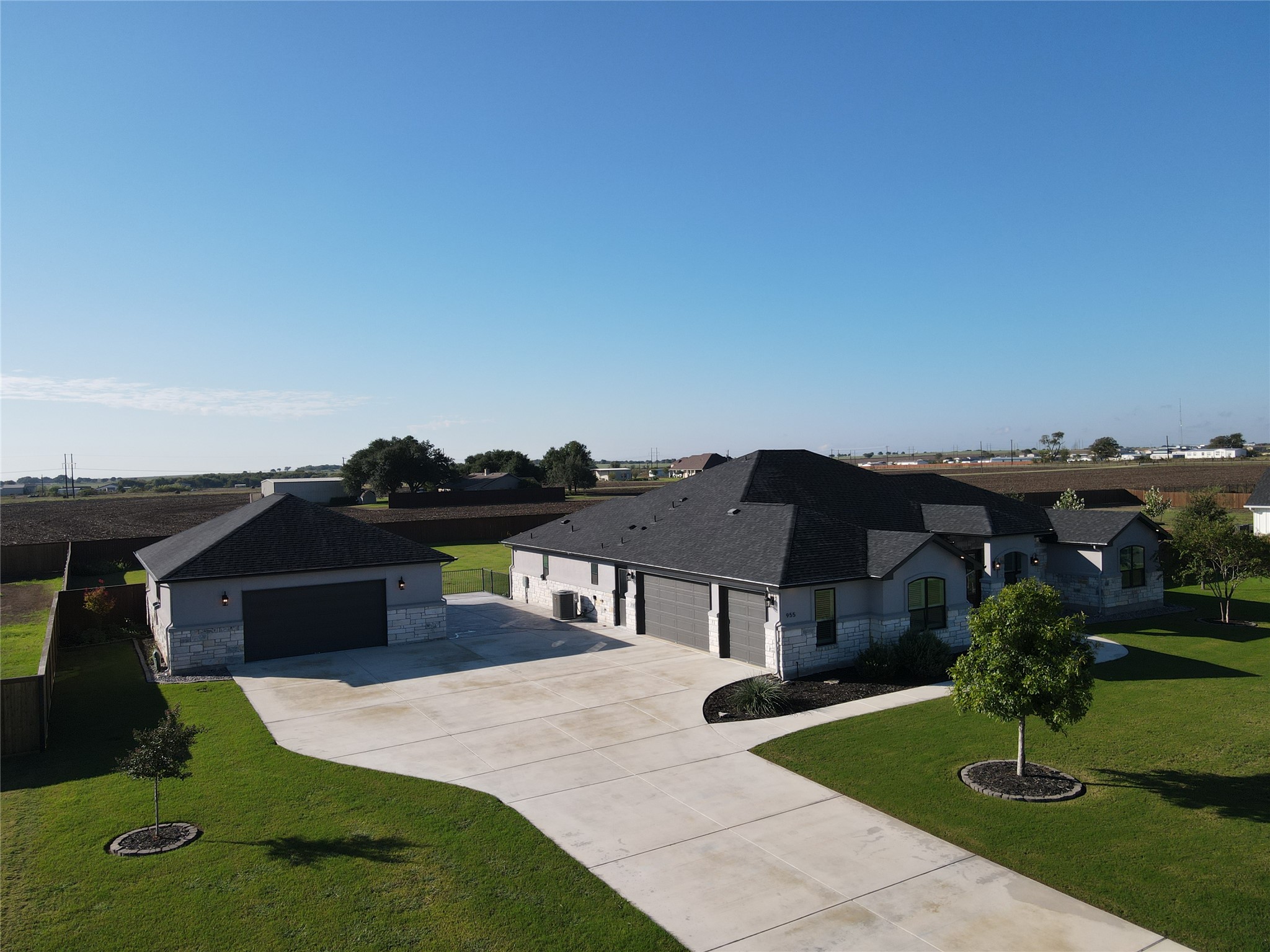 main property photo 36