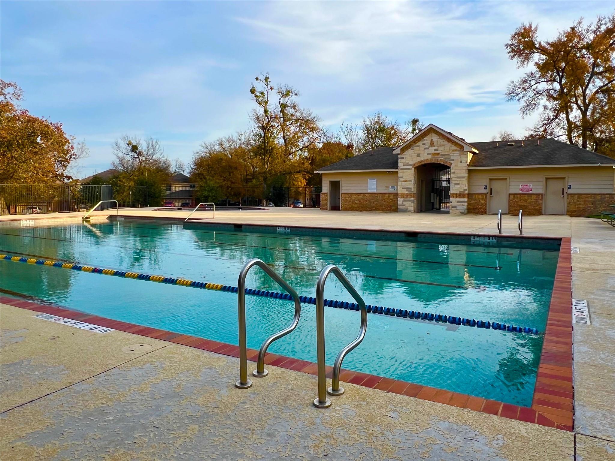 main property photo 16