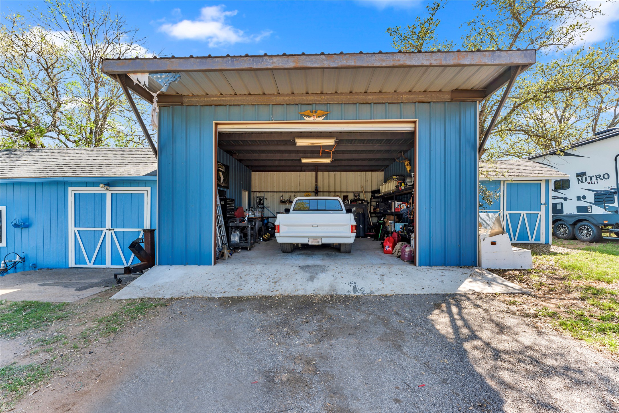 main property photo 33