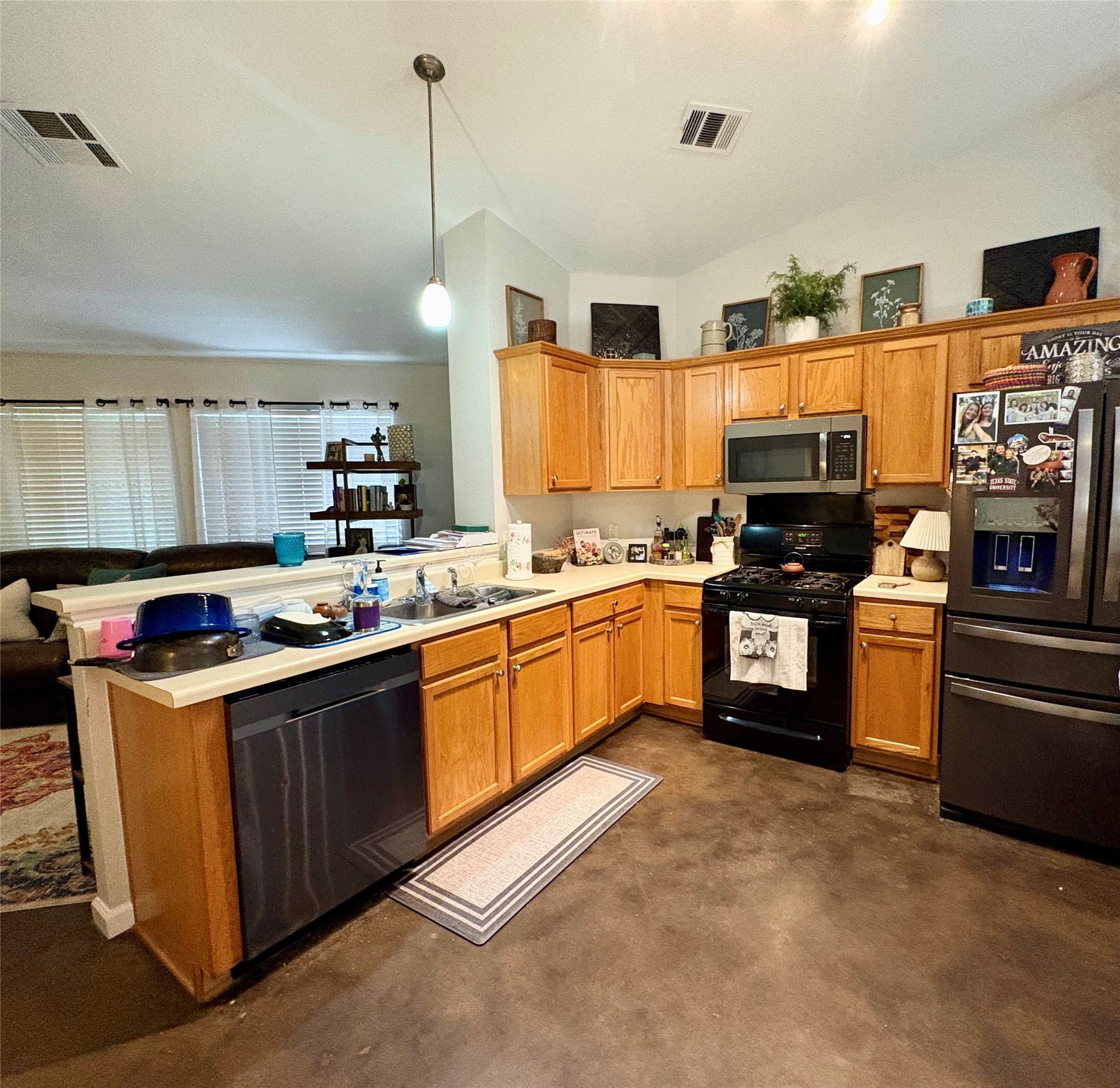 main property photo 9
