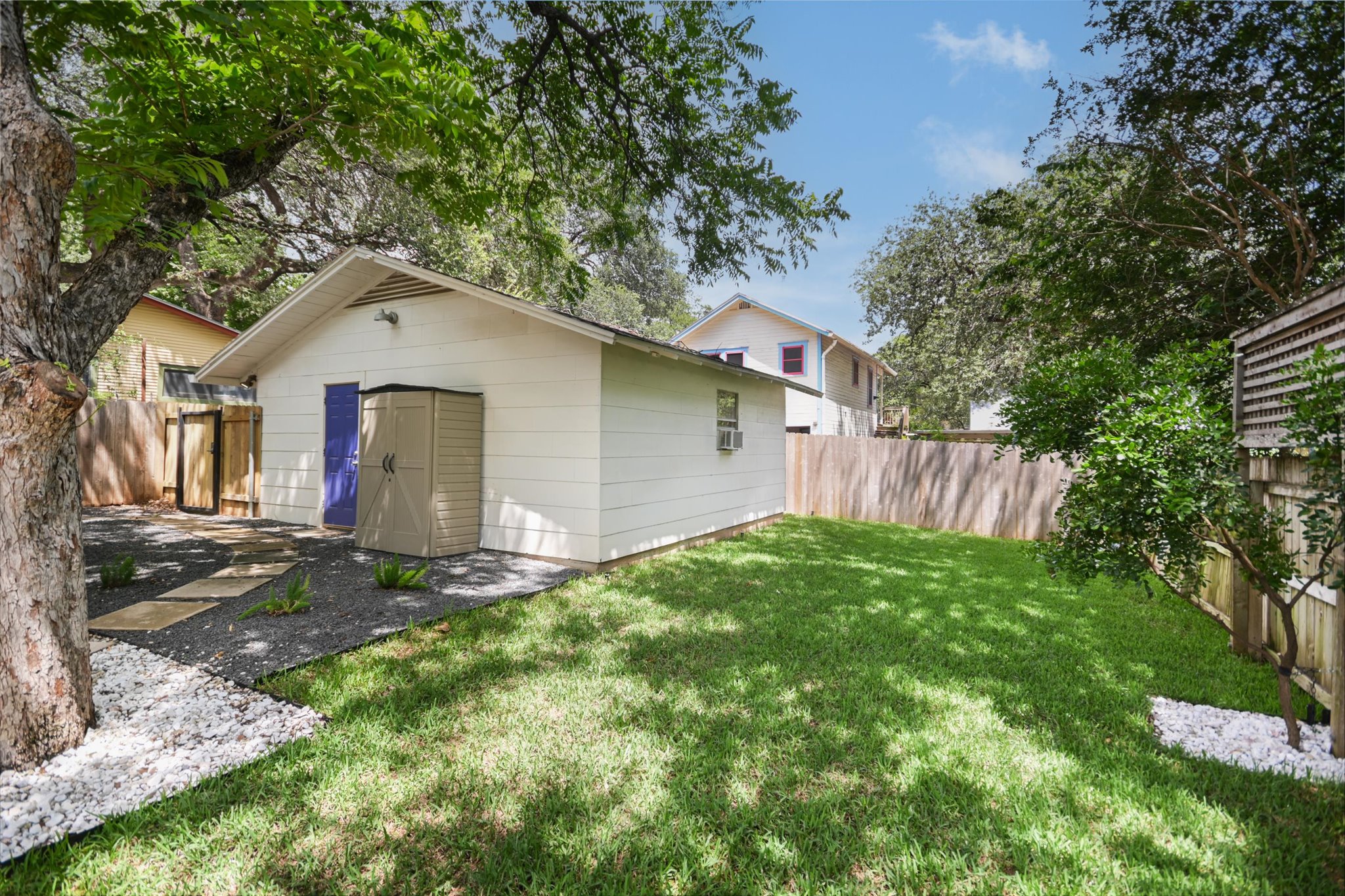 main property photo 19
