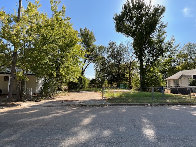main property photo 11