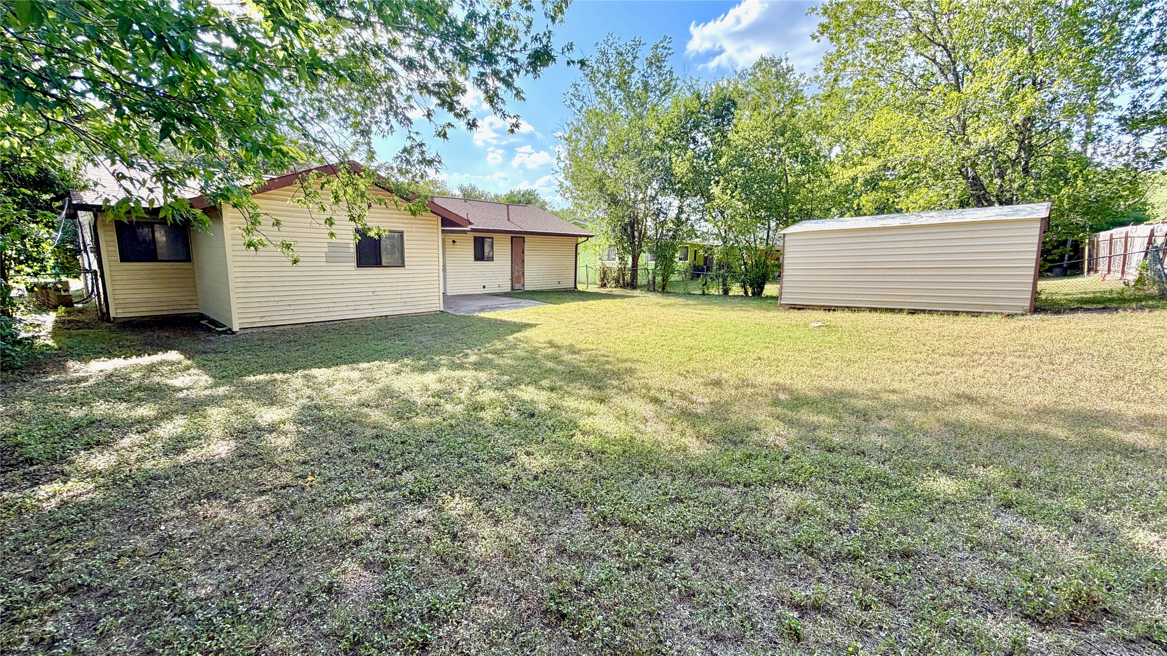 main property photo 25