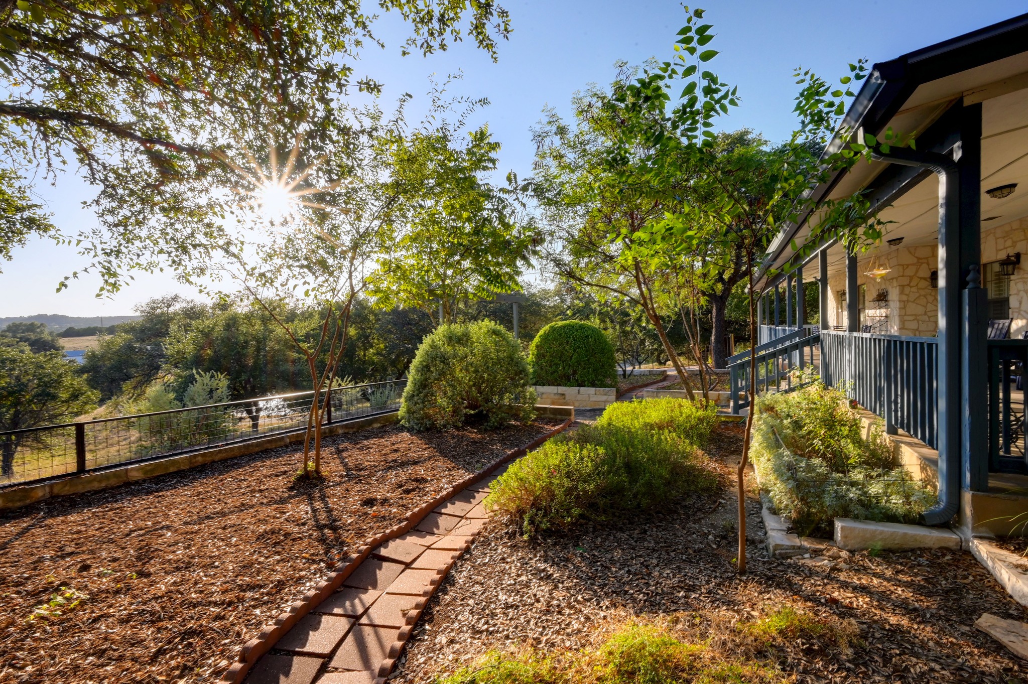 main property photo 25