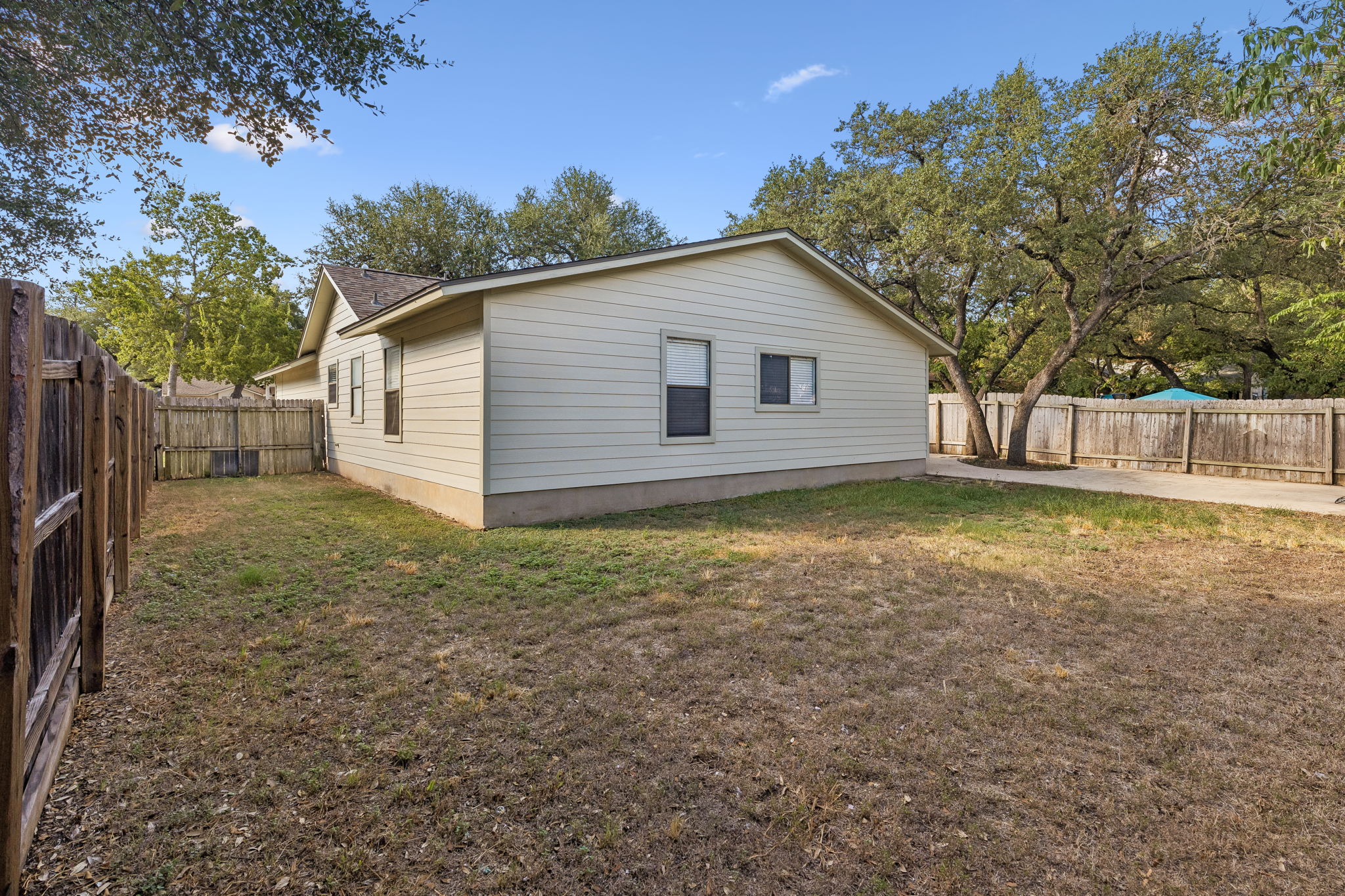 main property photo 23