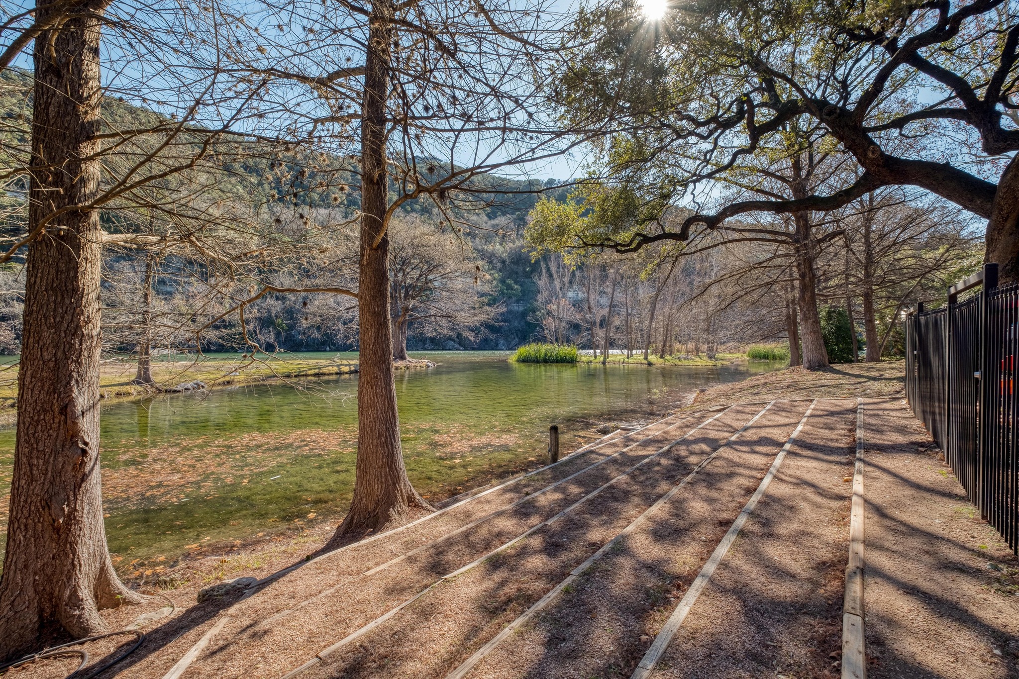 main property photo 32