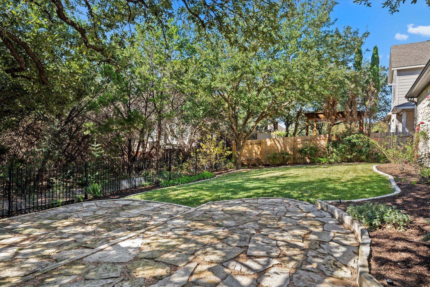 main property photo 37