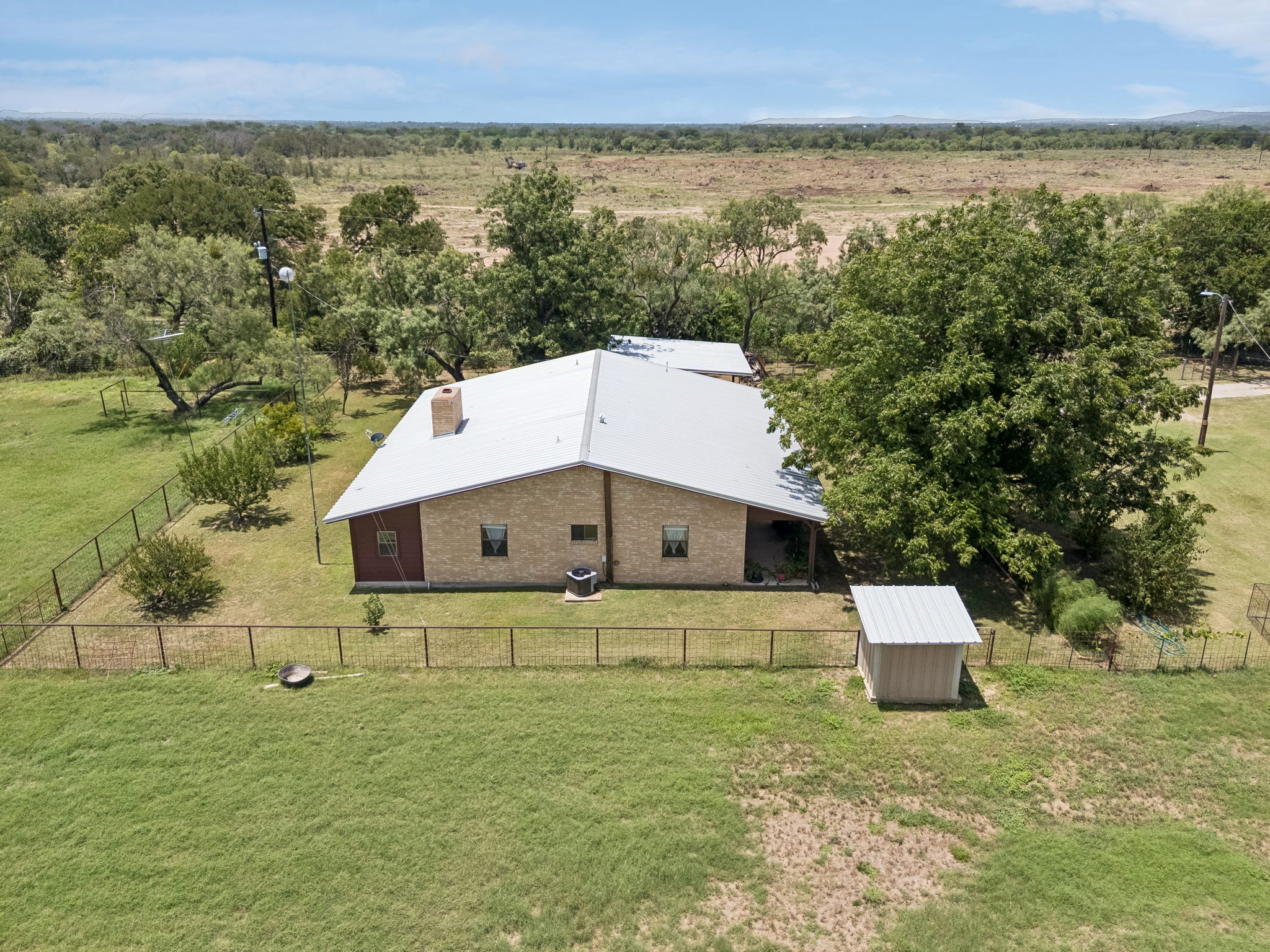 main property photo 27