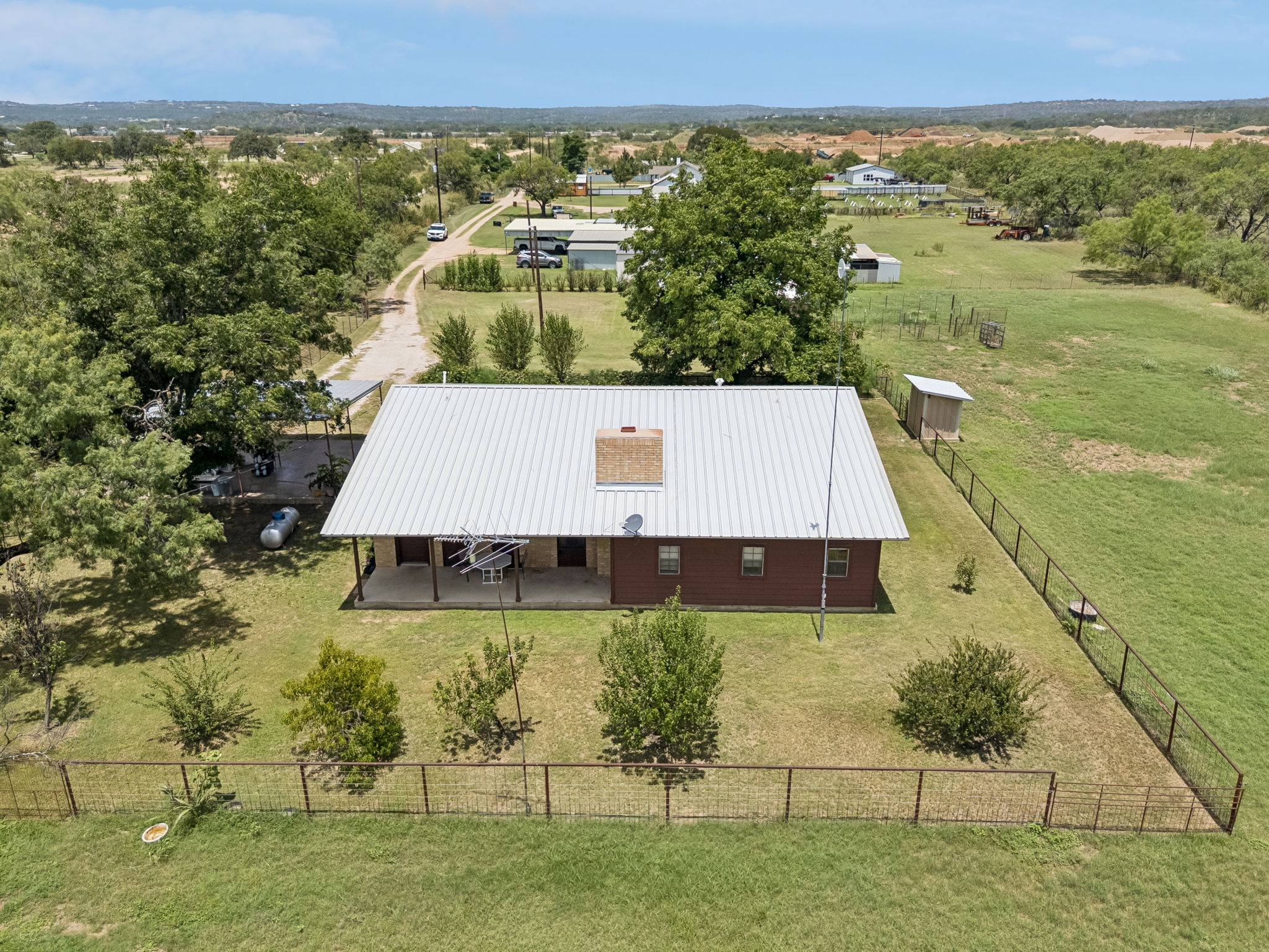 main property photo 29