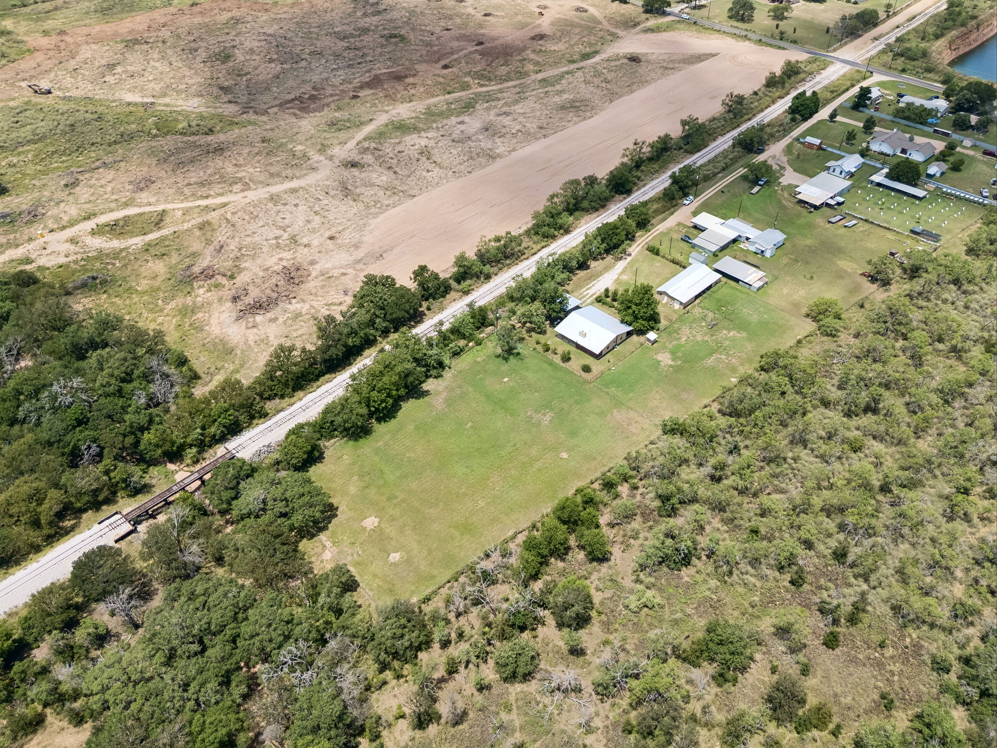 main property photo 33