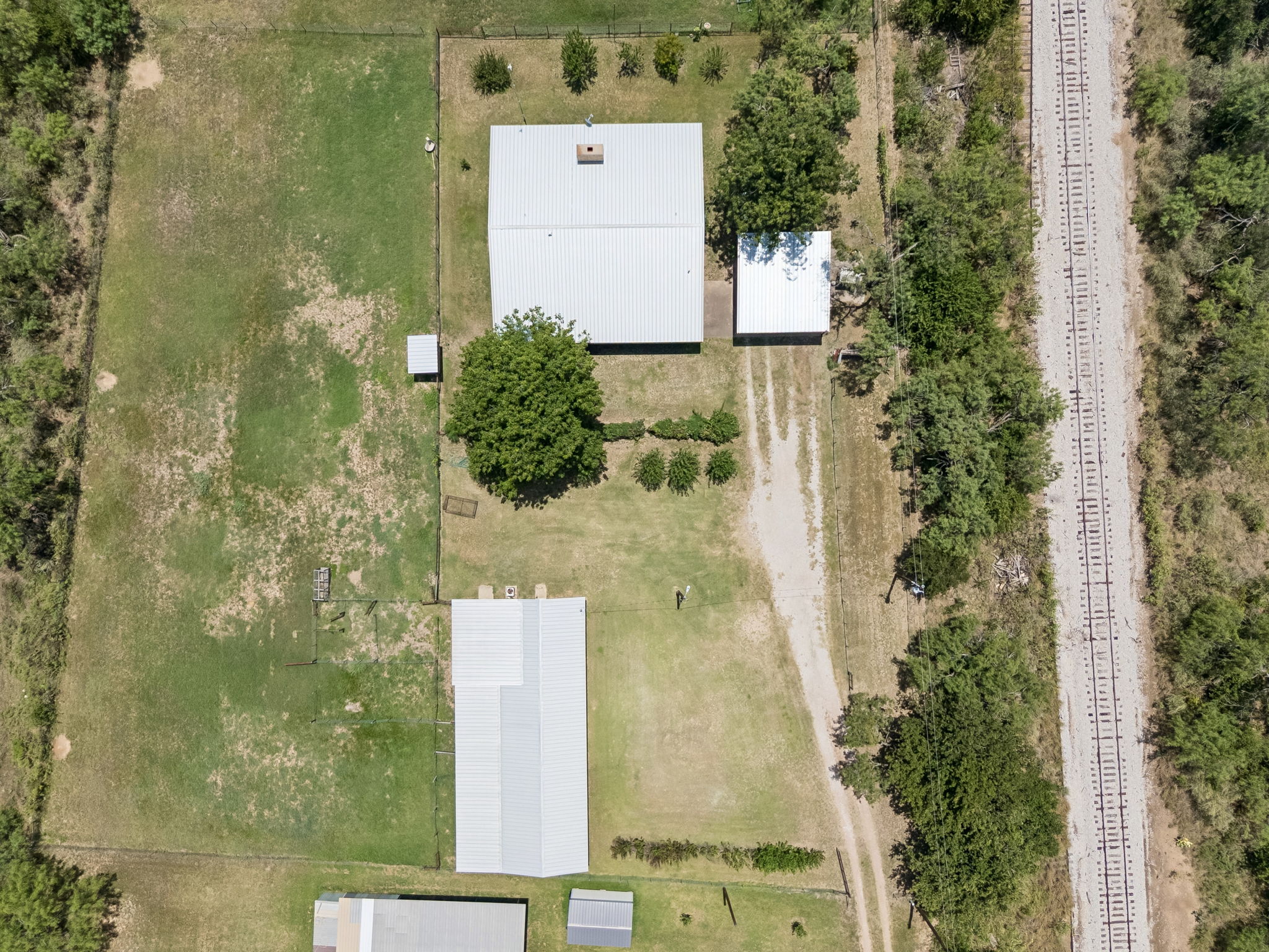 main property photo 36