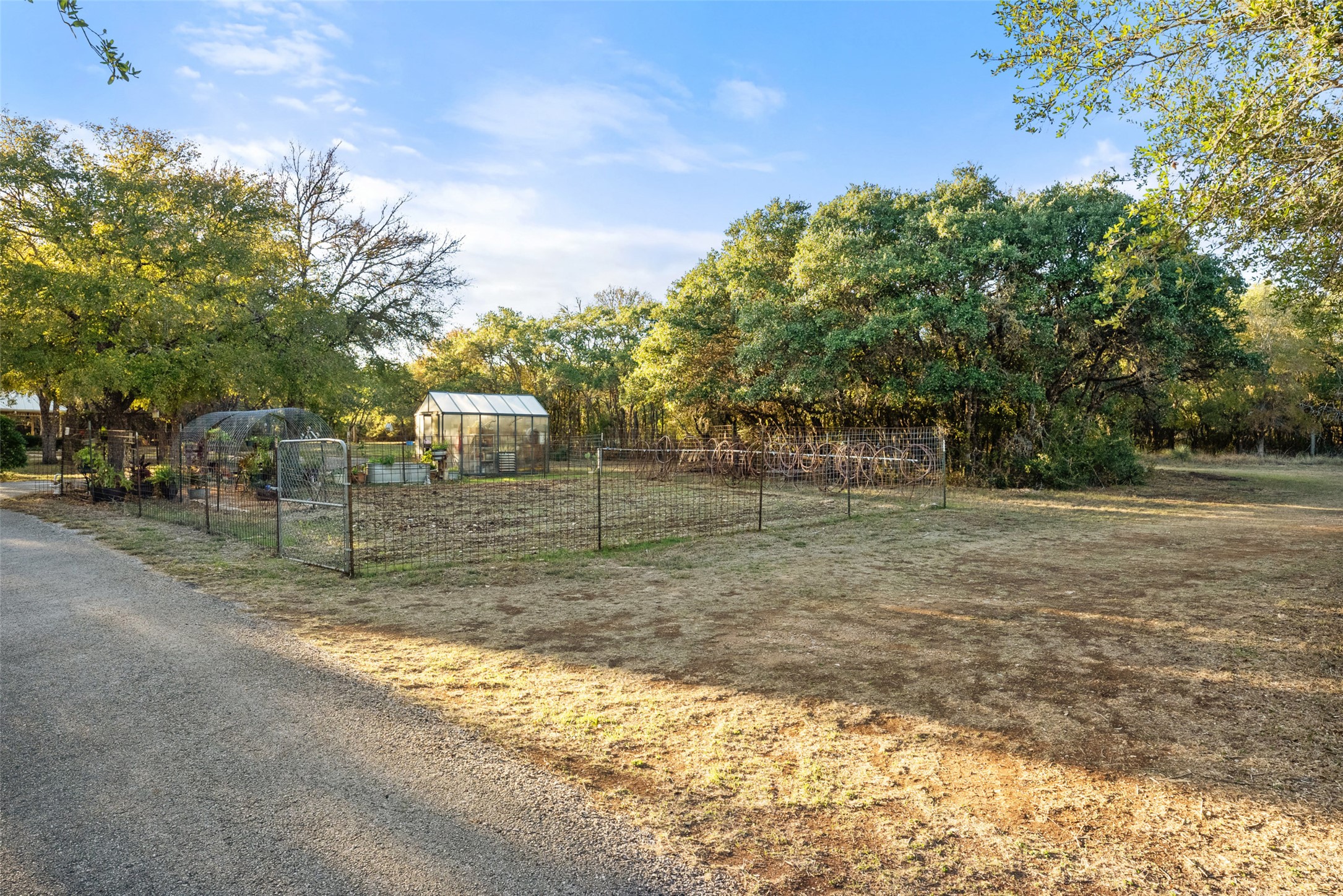 main property photo 30