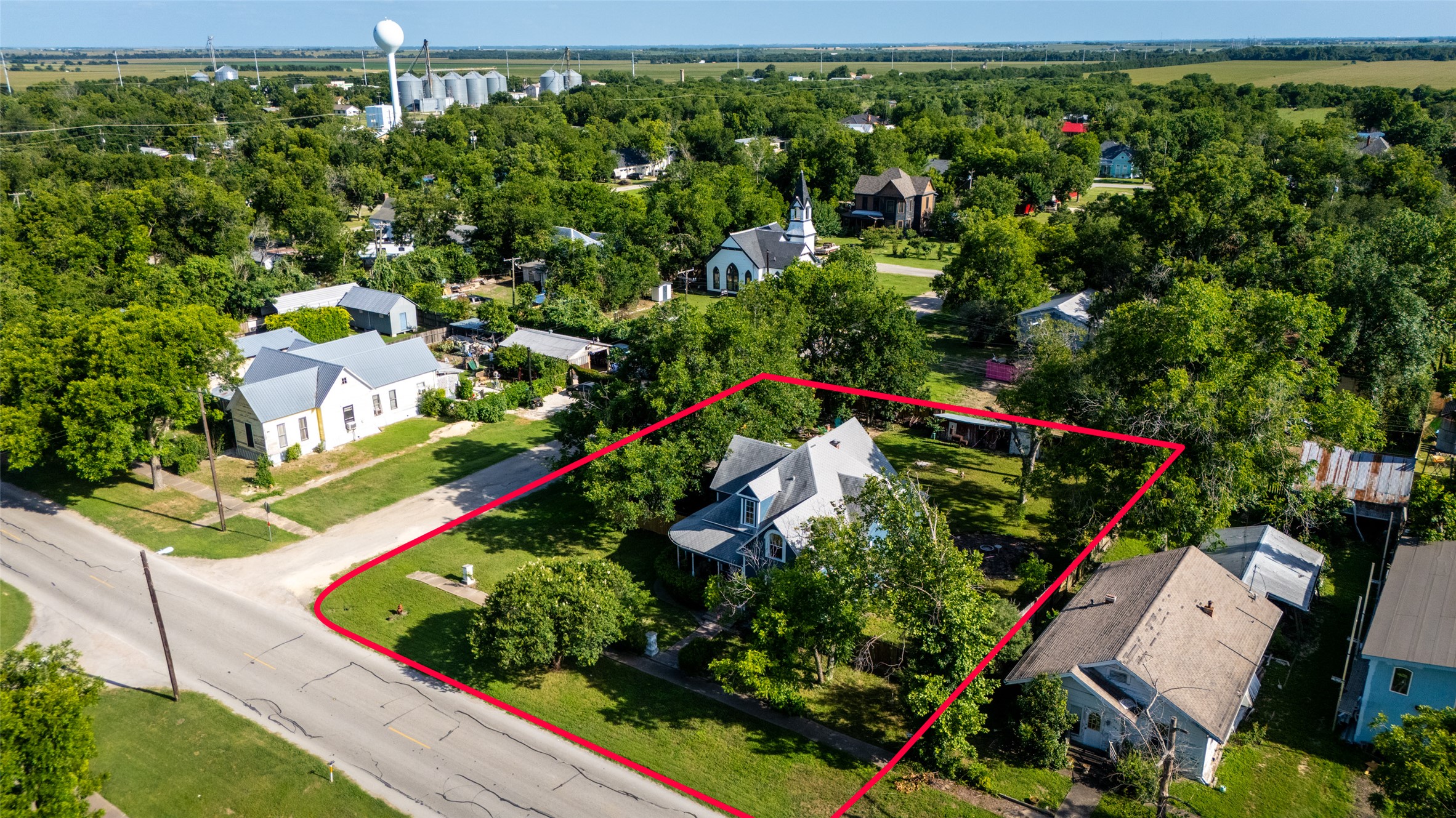 main property photo 14