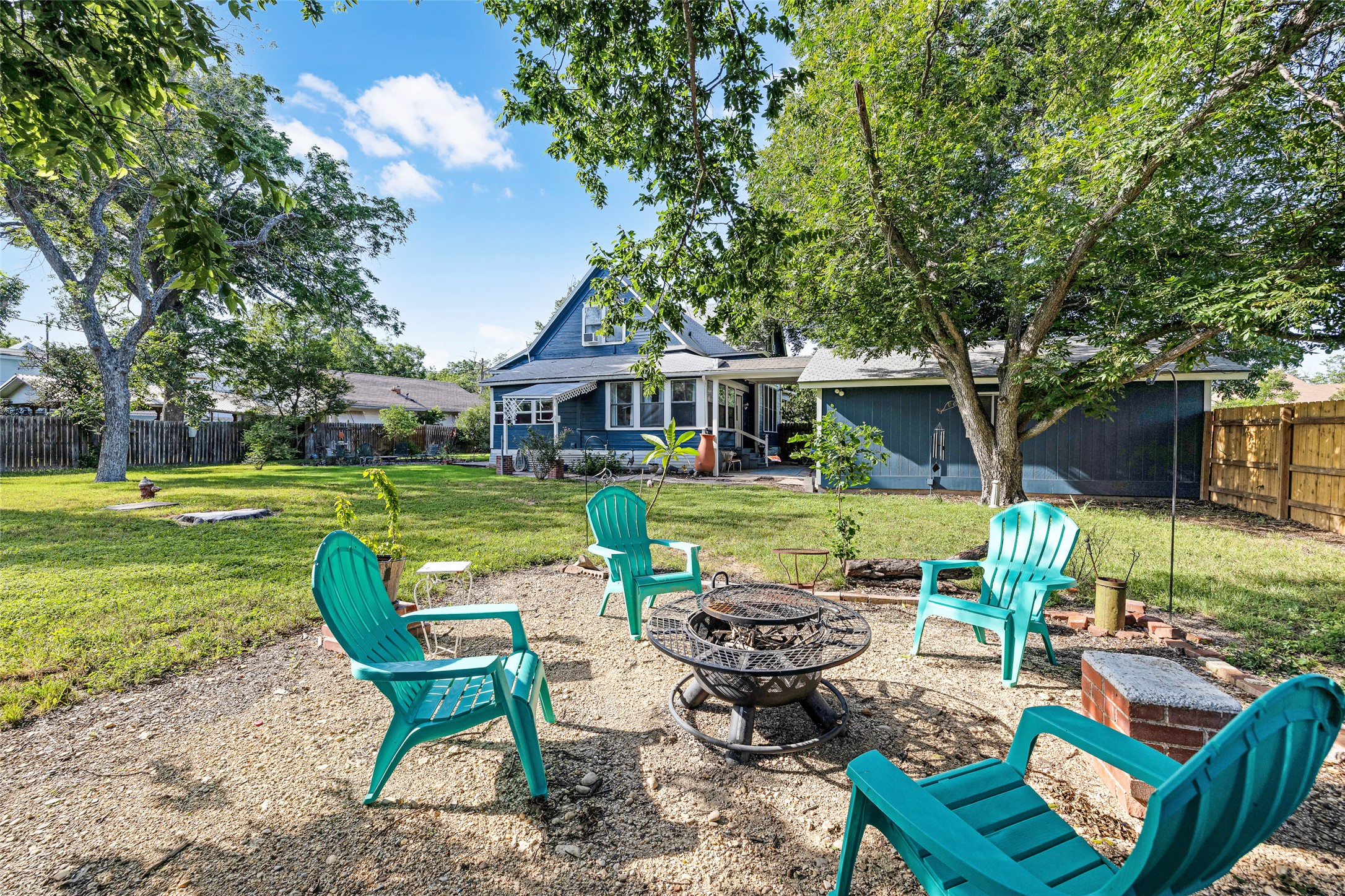 main property photo 28