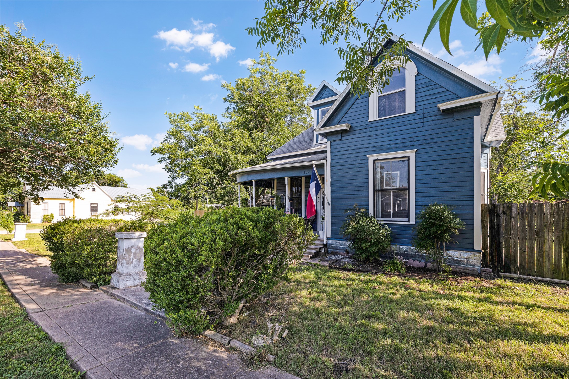 main property photo 29