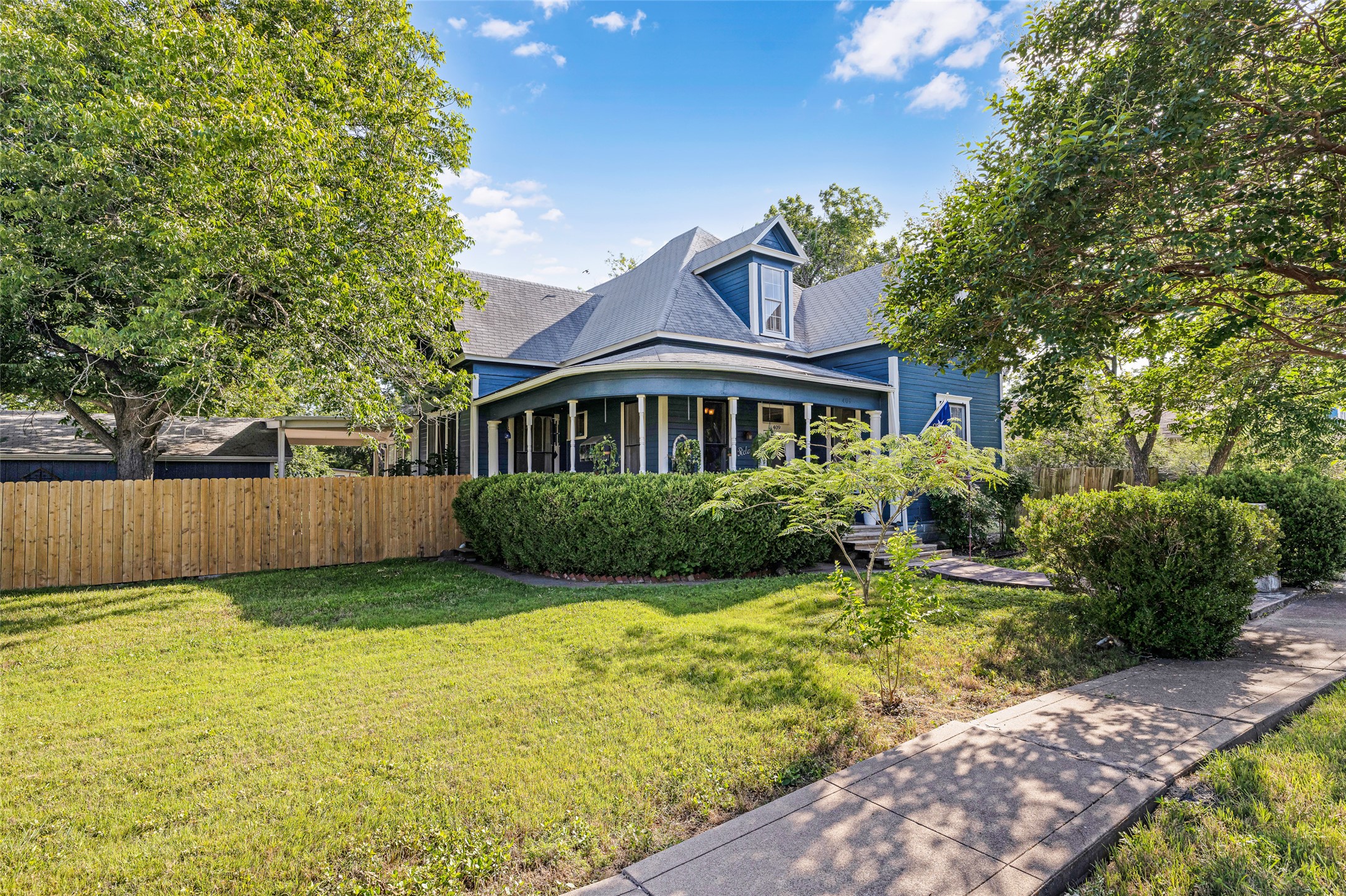 main property photo 30
