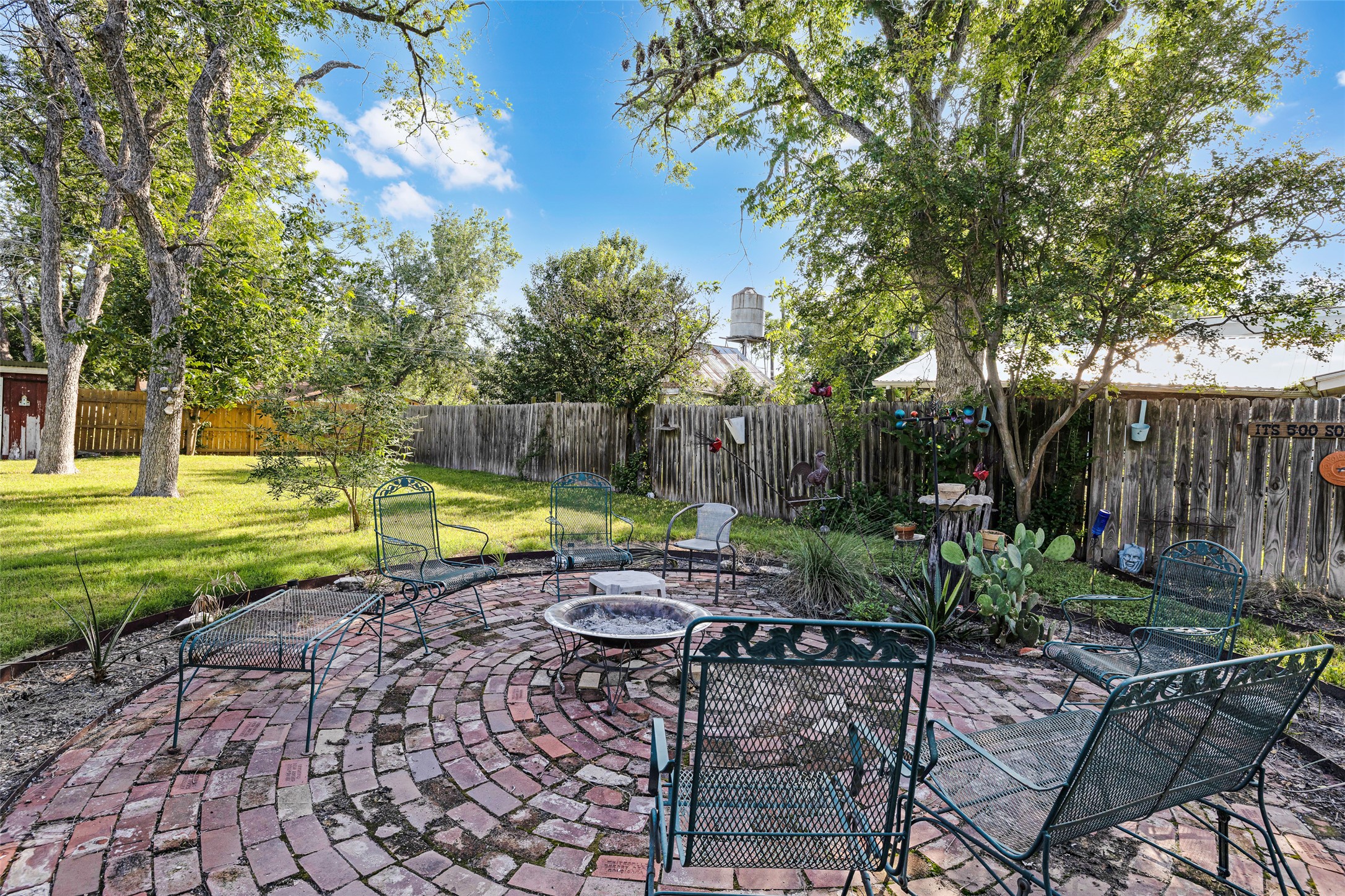 main property photo 36