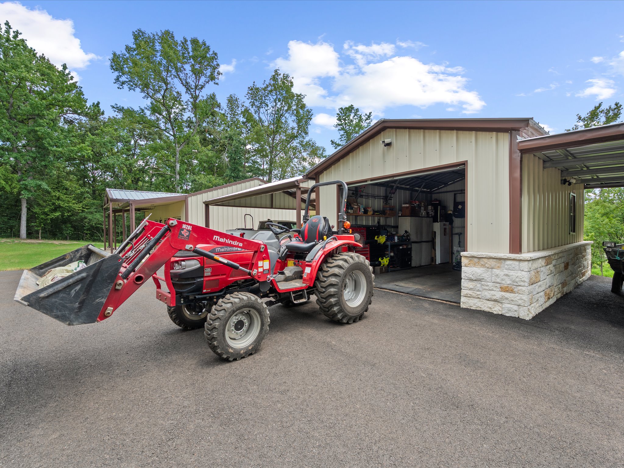 main property photo 23