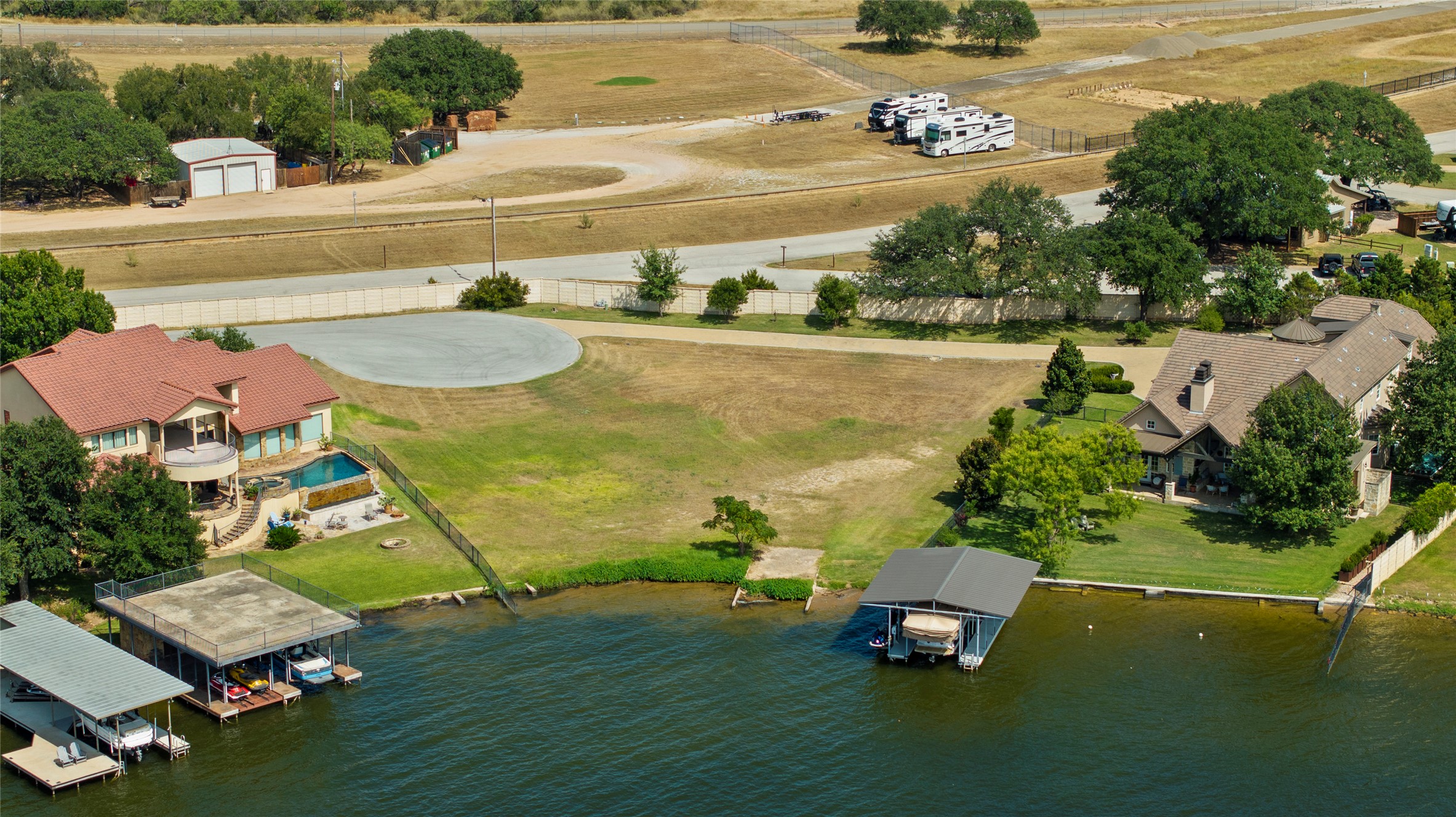 main property photo 17
