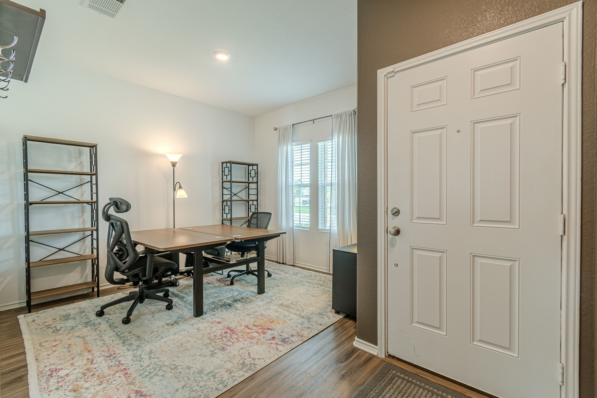 main property photo 28