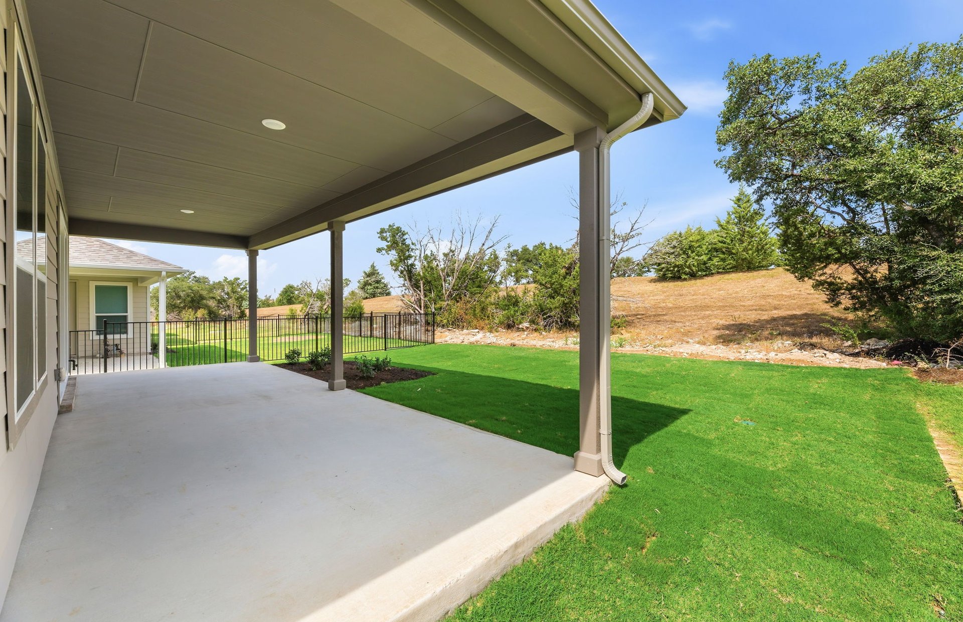 main property photo 22
