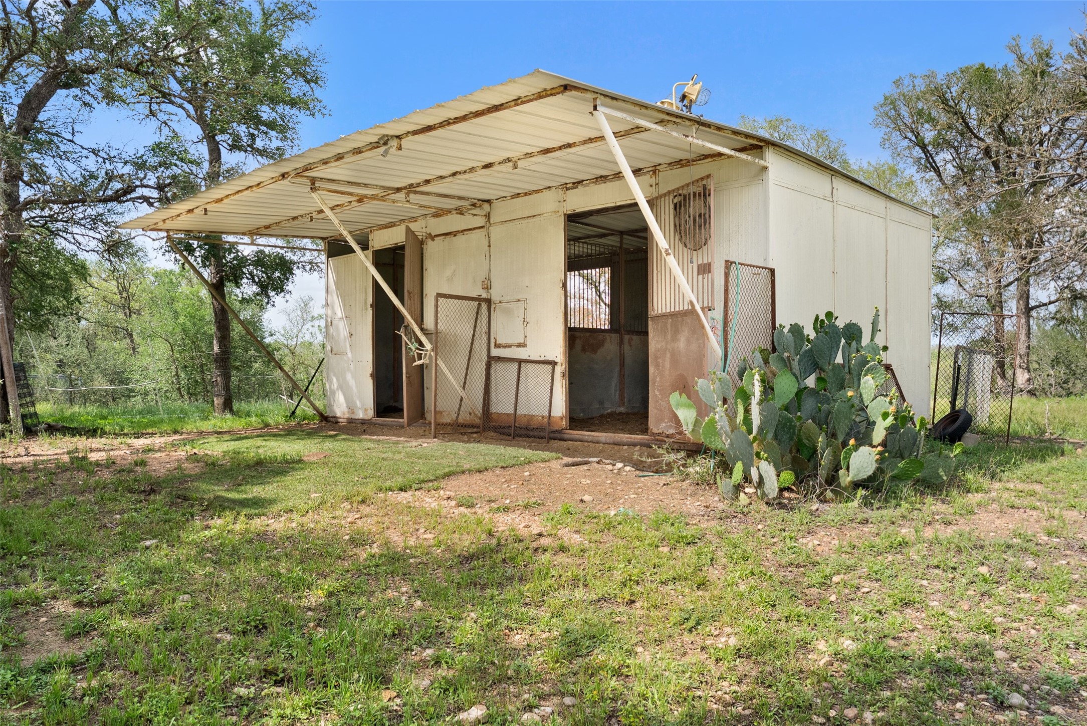 main property photo 10