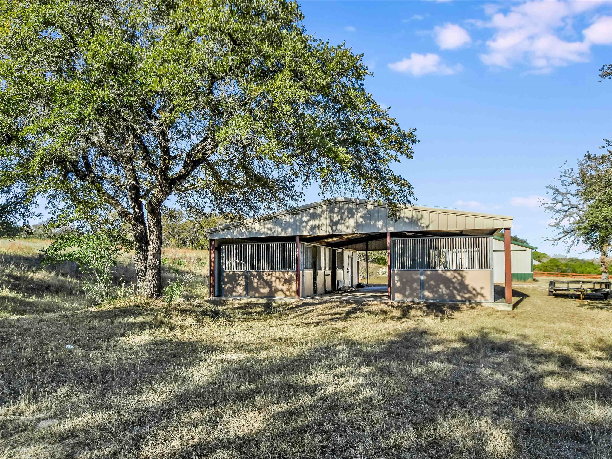 main property photo 33