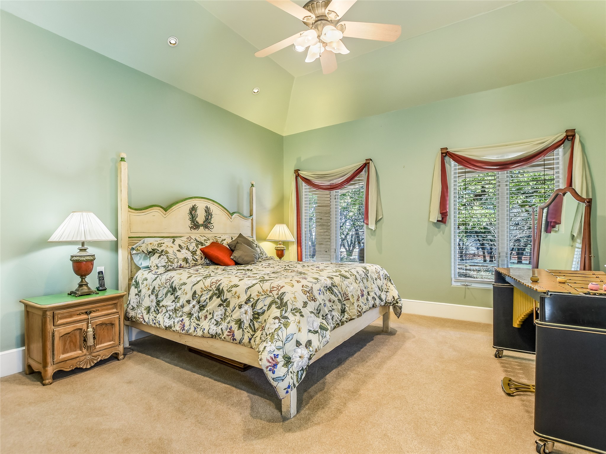 main property photo 8