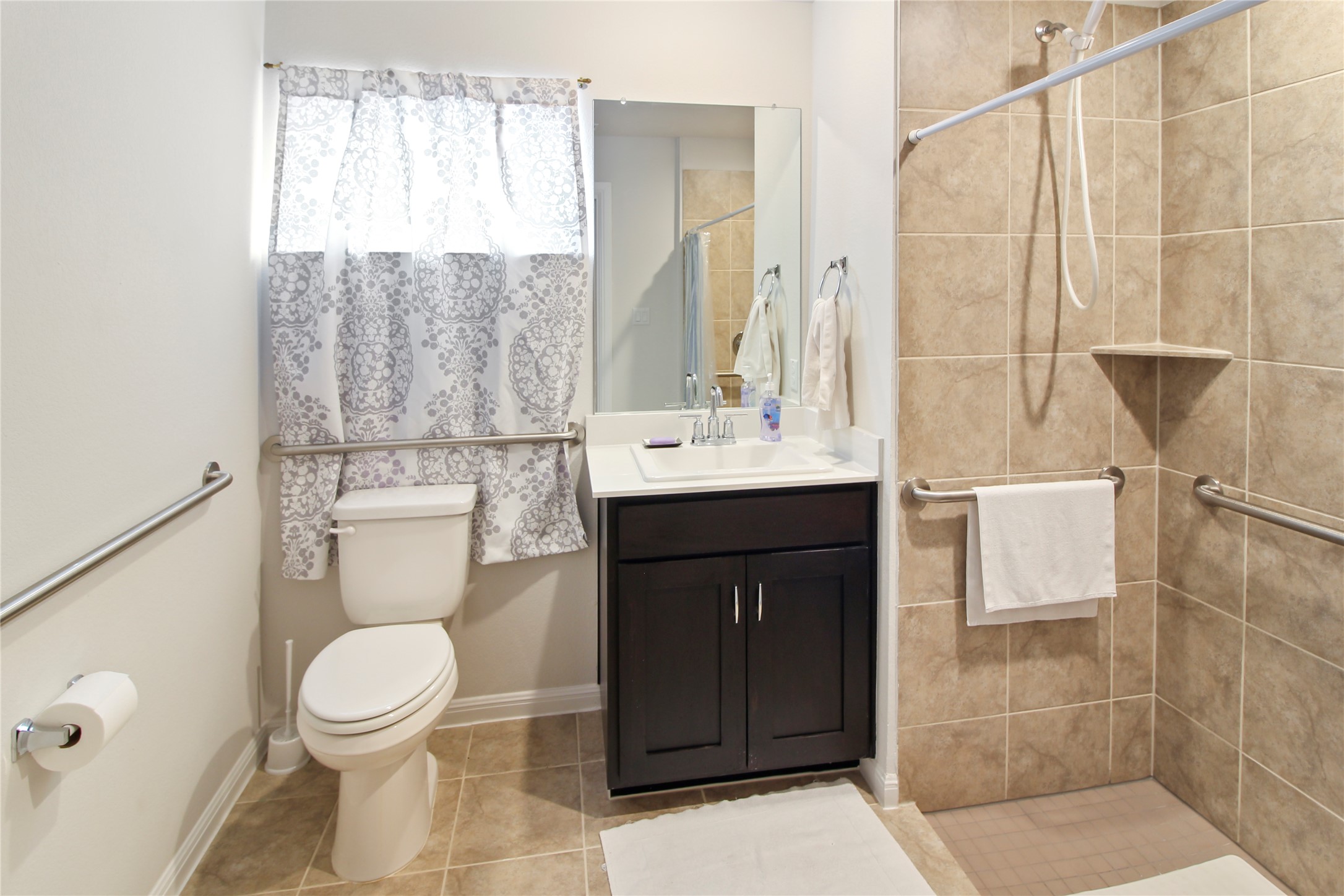 main property photo 12