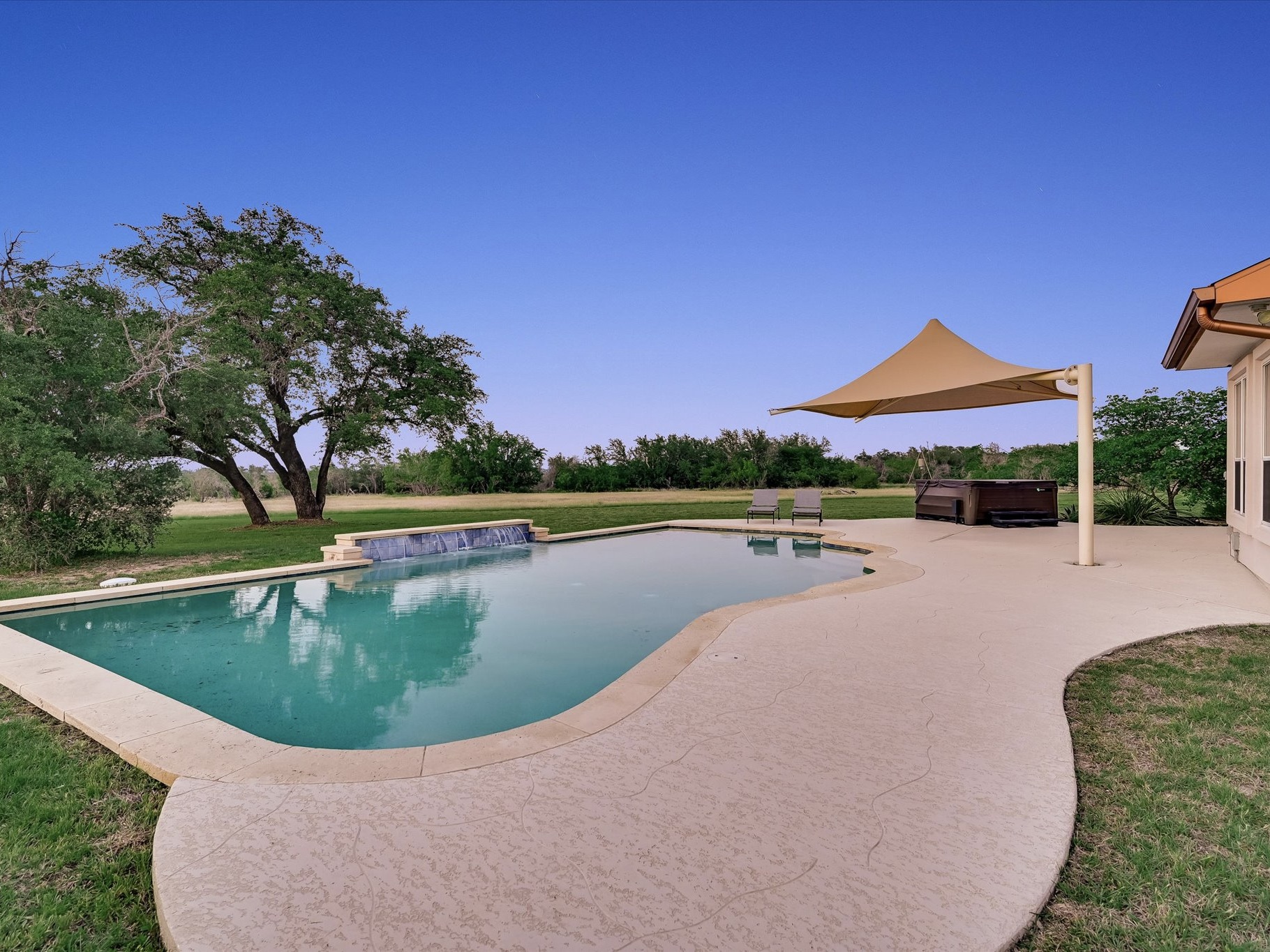 main property photo 36