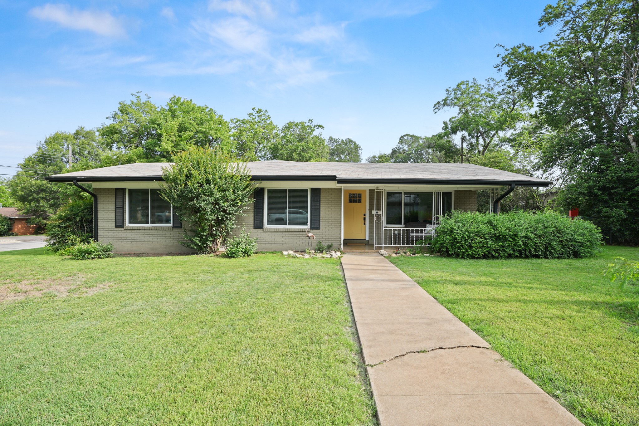 main property photo 37
