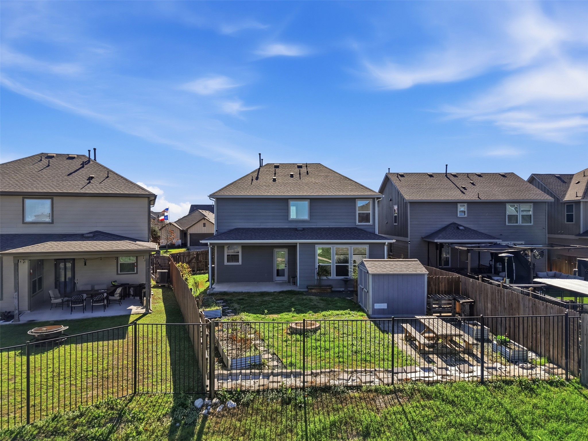 main property photo 37