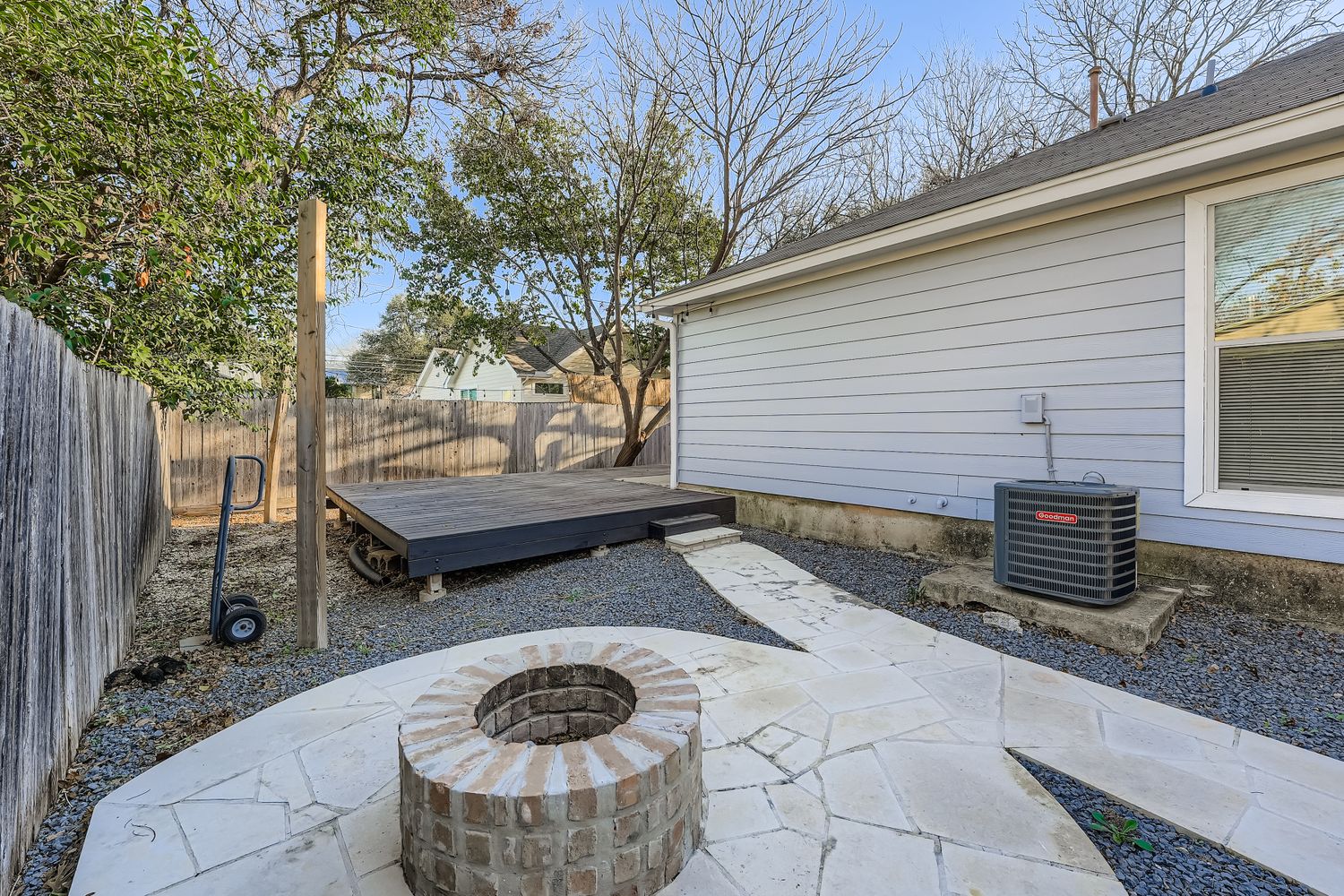 main property photo 10