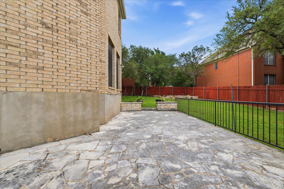 main property photo 36