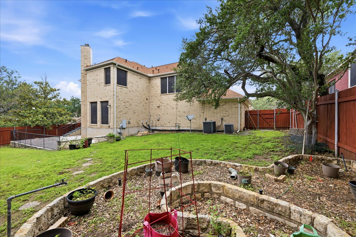 main property photo 37