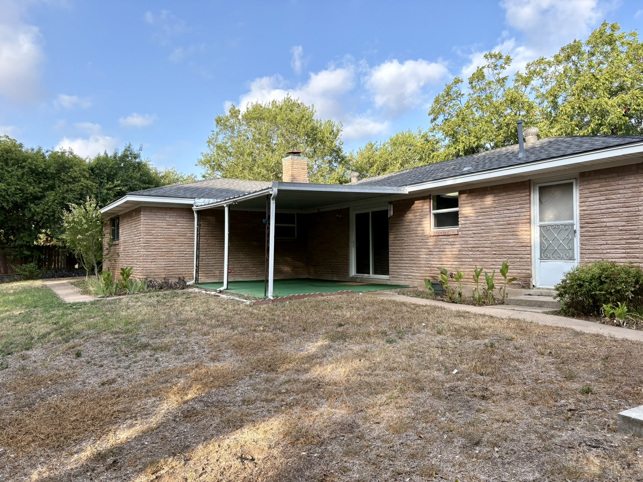 main property photo 16