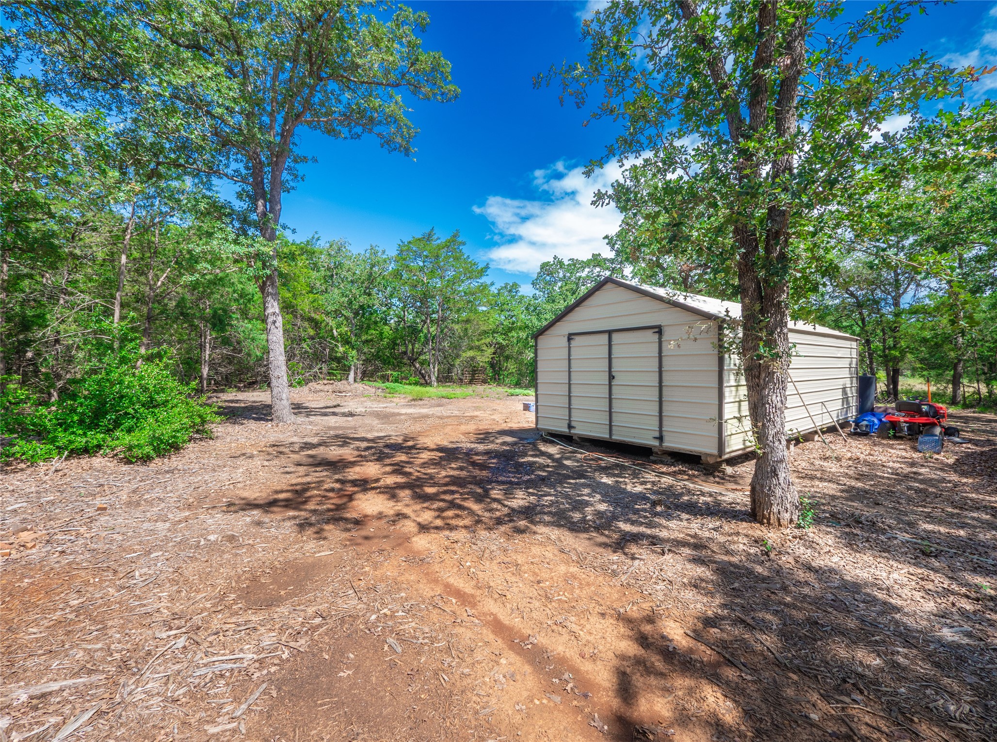 main property photo 30