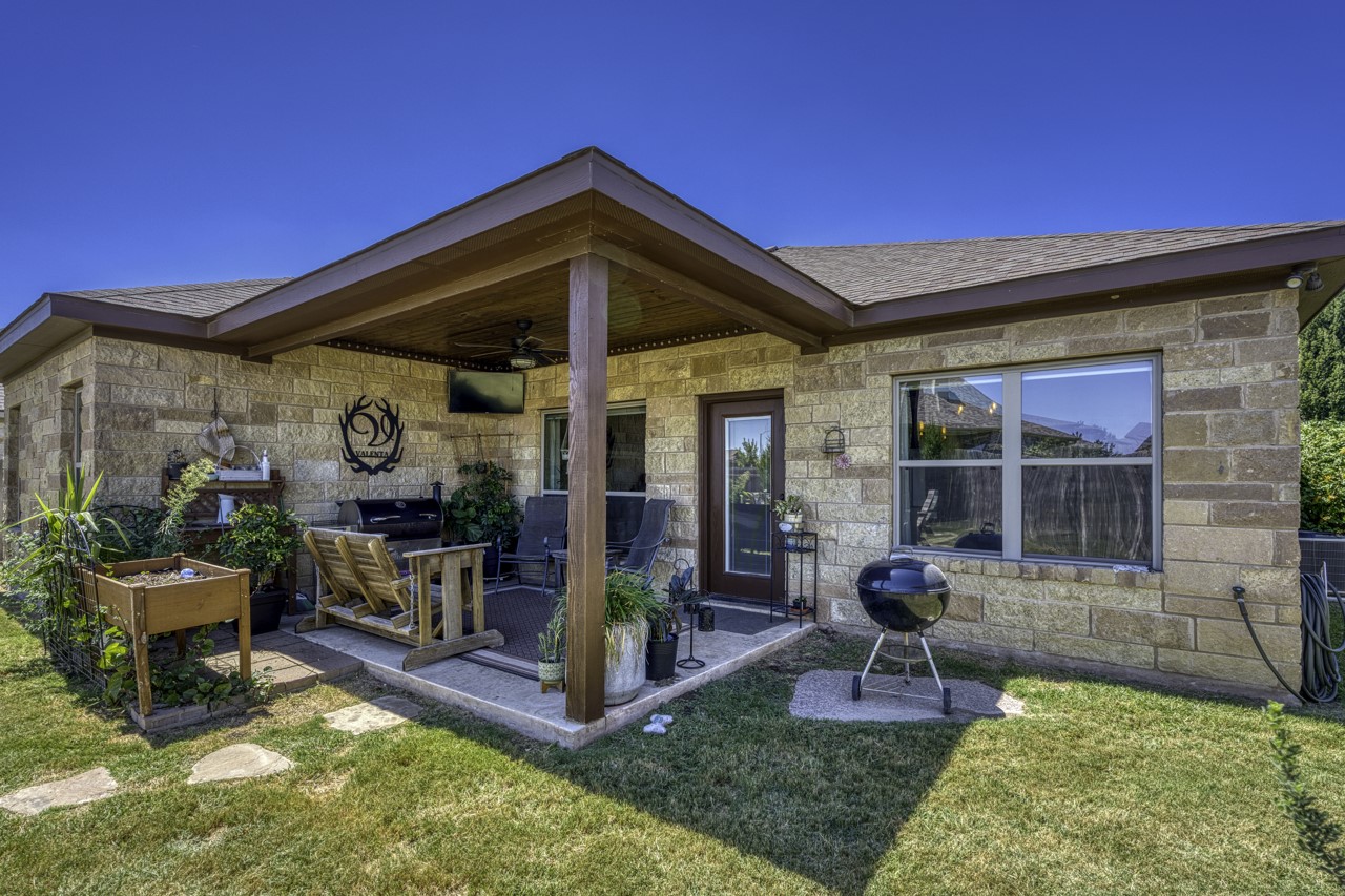 main property photo 31
