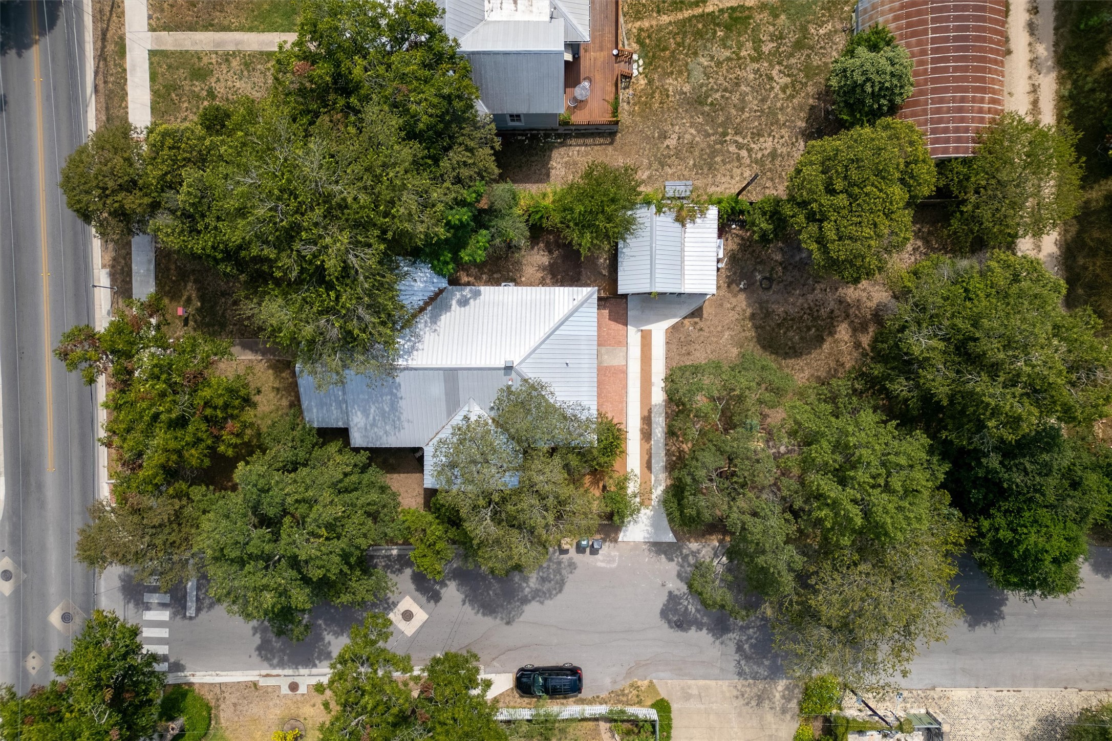 main property photo 36