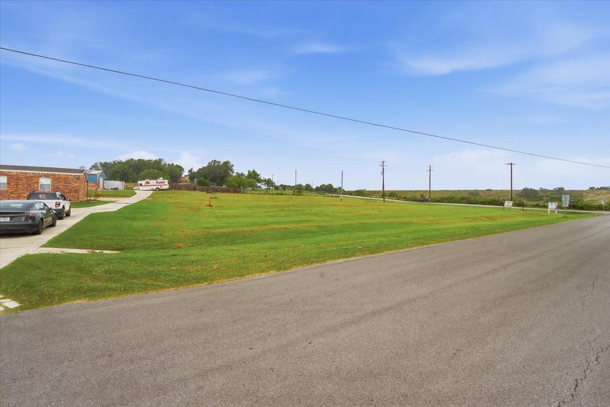 main property photo 6