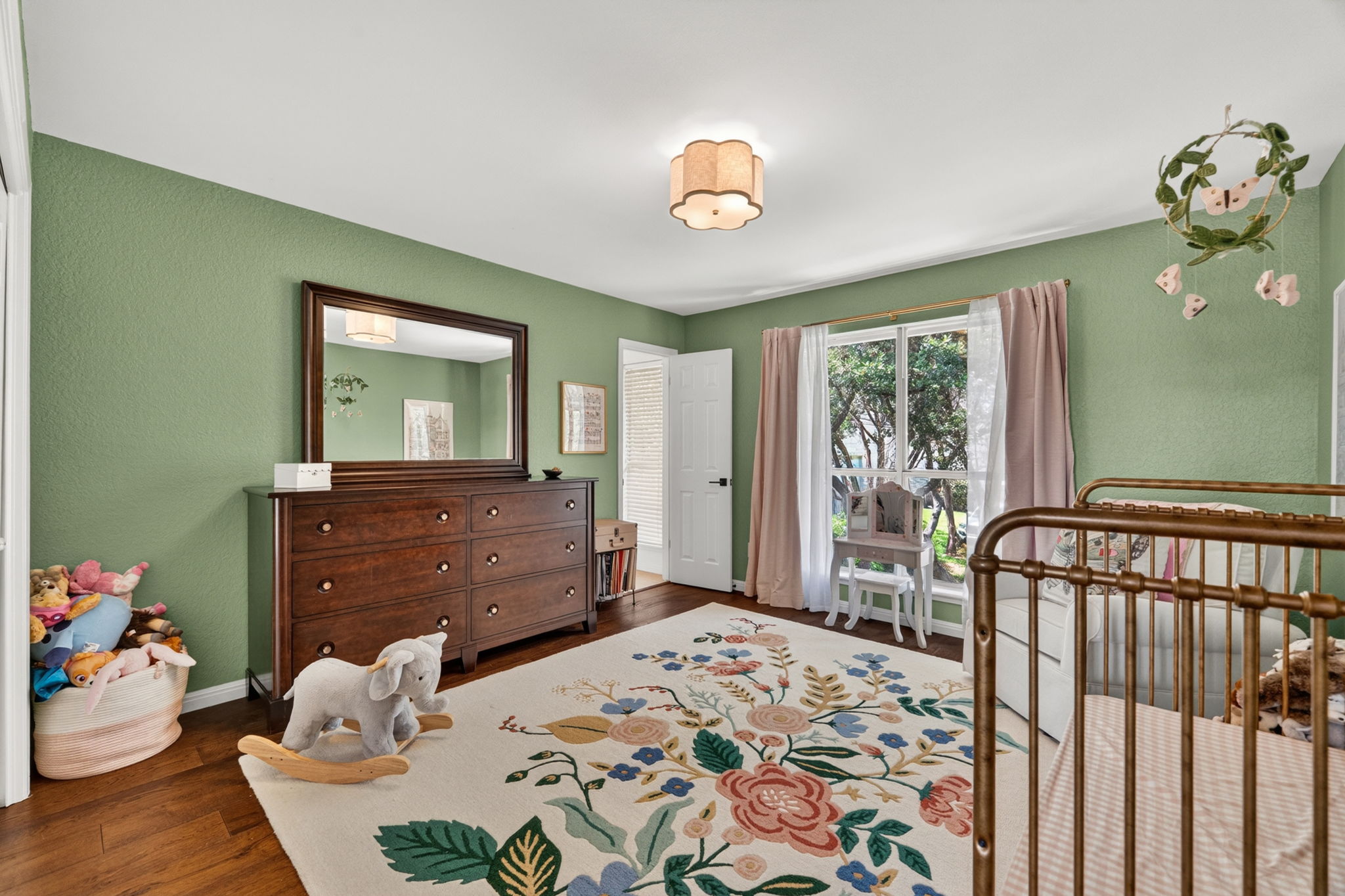 main property photo 10
